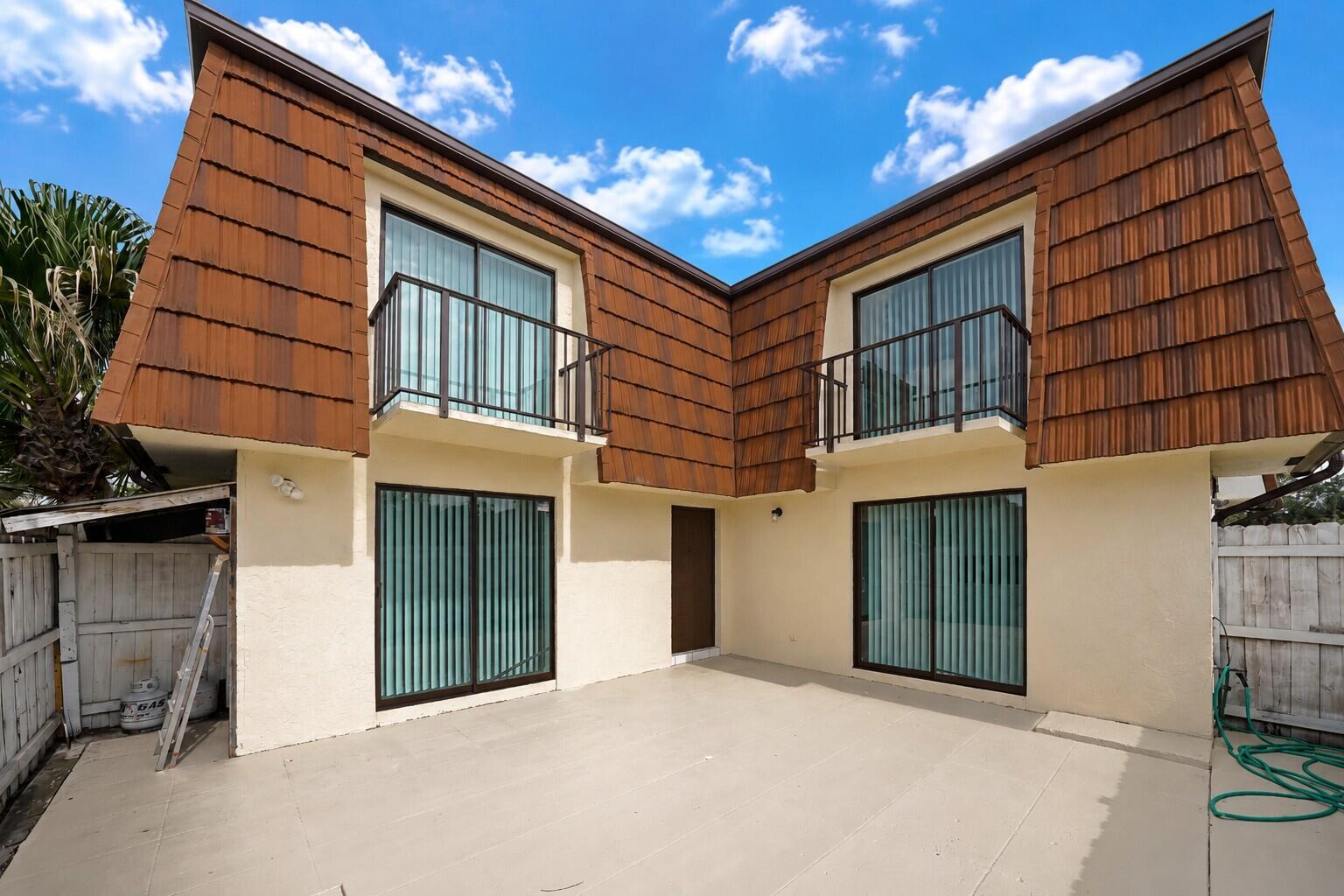 Foto de propiedad en 2173 White Pine Circle C, Greenacres, FL 33415 Greenacres con MLS# 