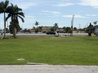 Foto de propiedad en 632 SW AVENUE C, Belle Glade, FL 33430 Belle Glade con MLS# 