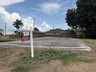 Foto de propiedad en 4 SW SW Street, Belle Glade, FL 33430 Belle Glade con MLS# 