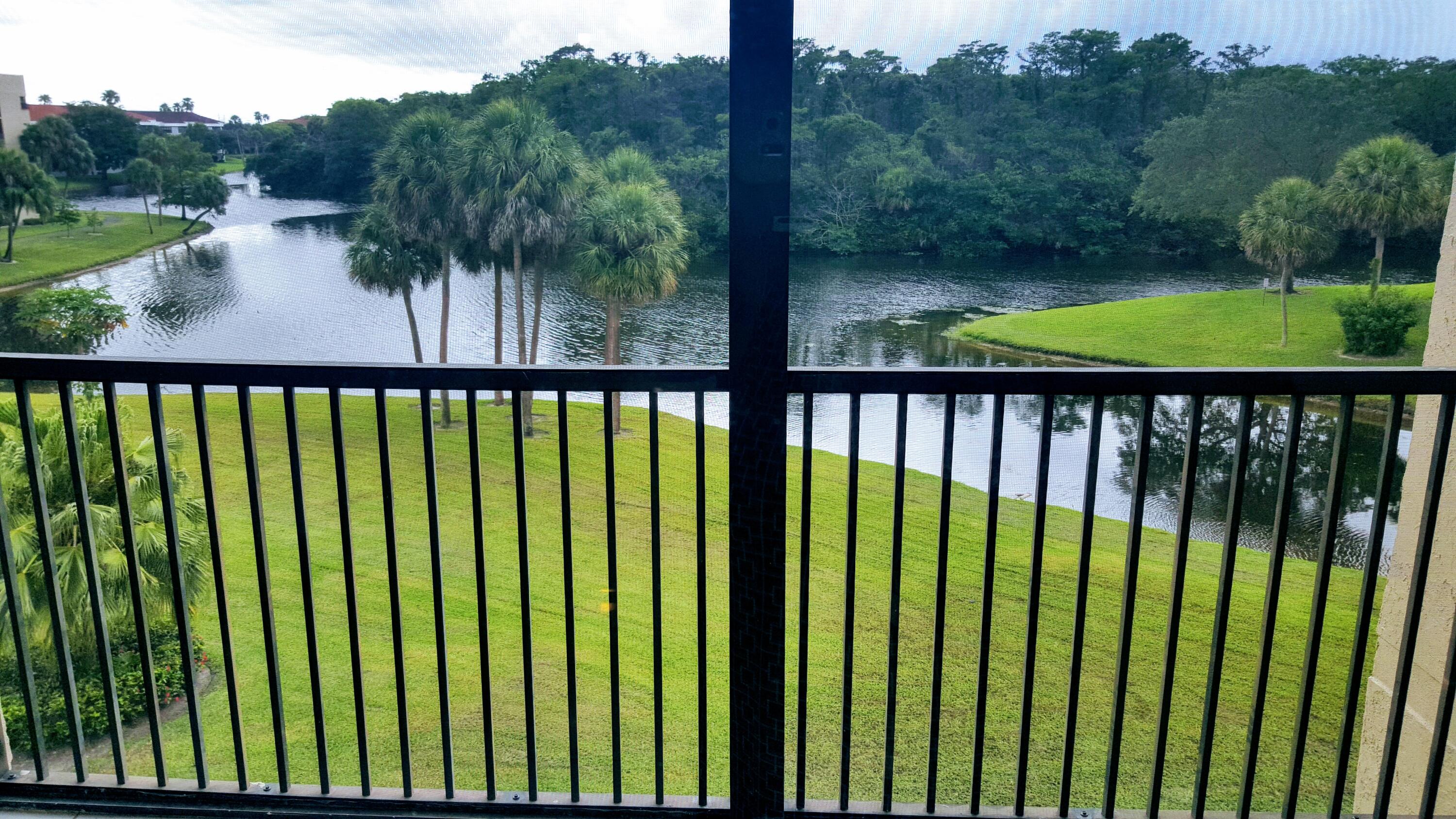 Foto de propiedad en 2900 NW 42nd Avenue NW A407, Coconut Creek, FL 33066 Coconut Creek con MLS# 