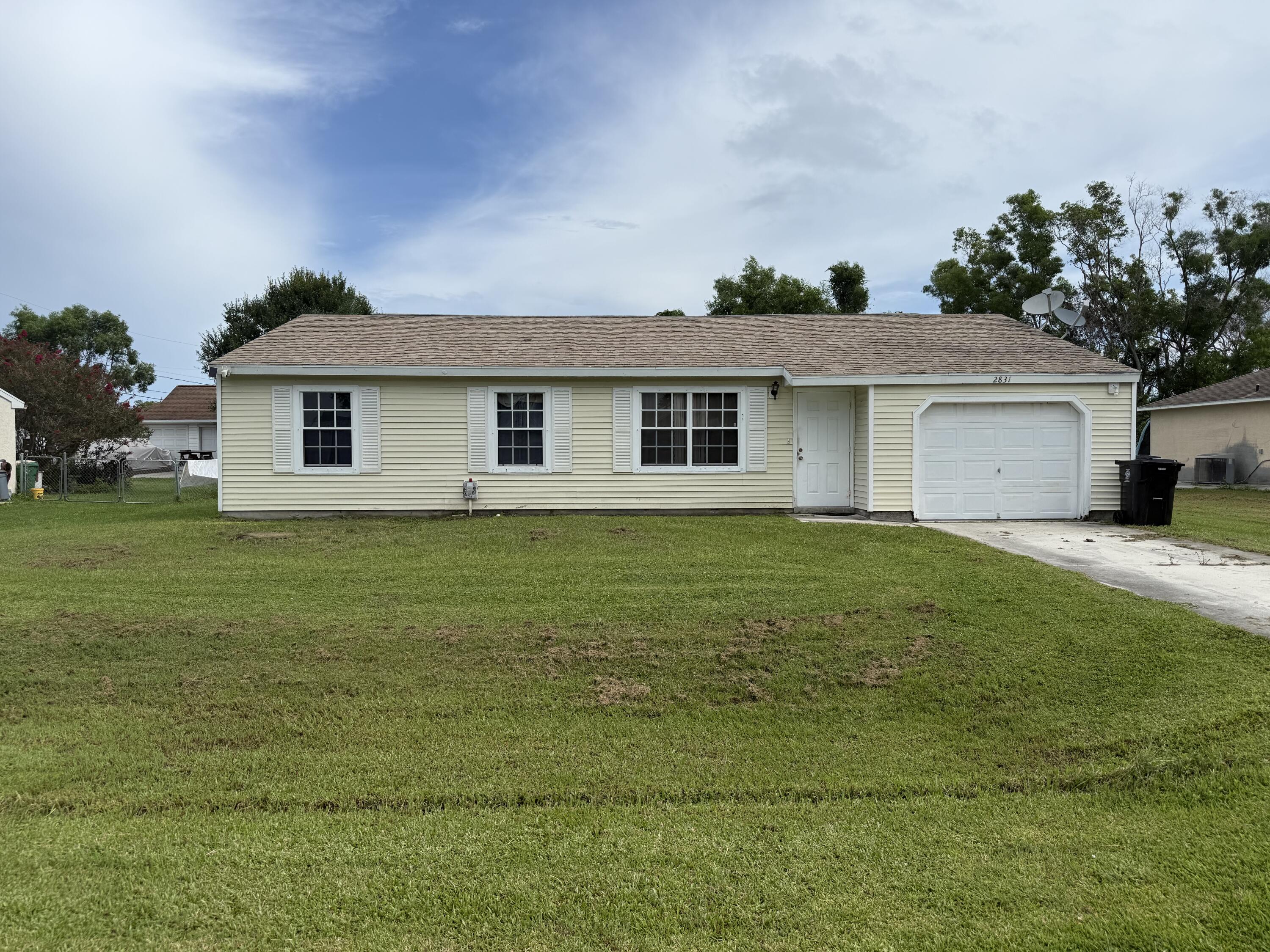 Foto de propiedad en 2831 SE LEIGH Avenue, Port St. Lucie, FL 34952 Port St. Lucie con MLS# 