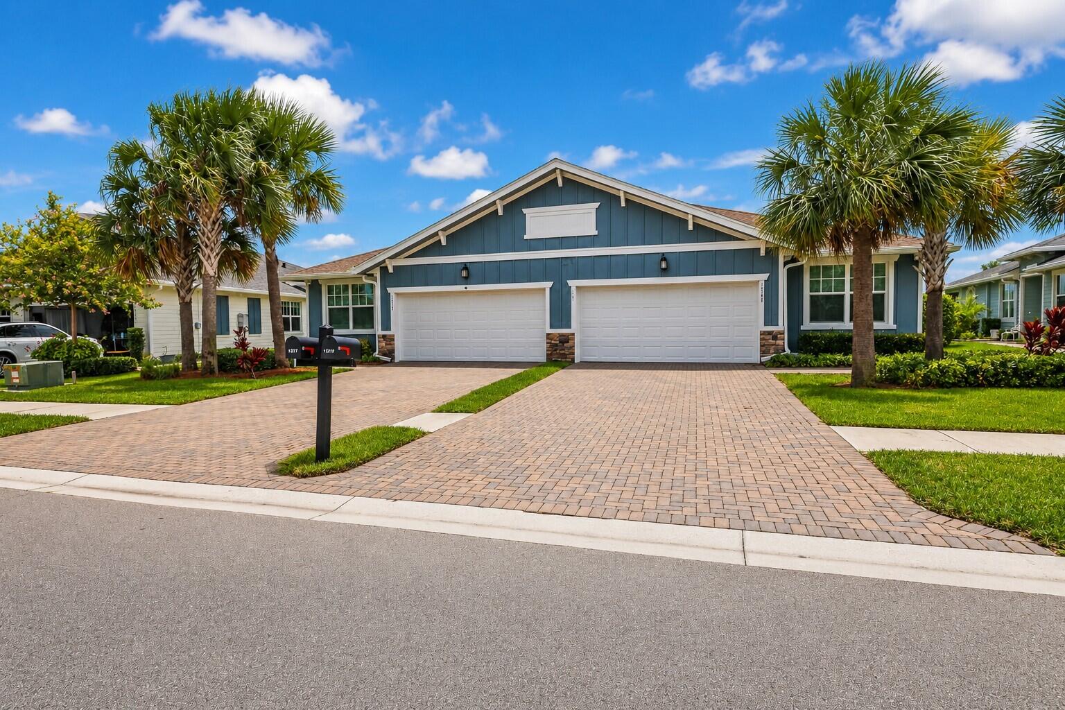 Foto de propiedad en 1217 Haywagon Trail, Loxahatchee, FL 33470 Loxahatchee con MLS# 