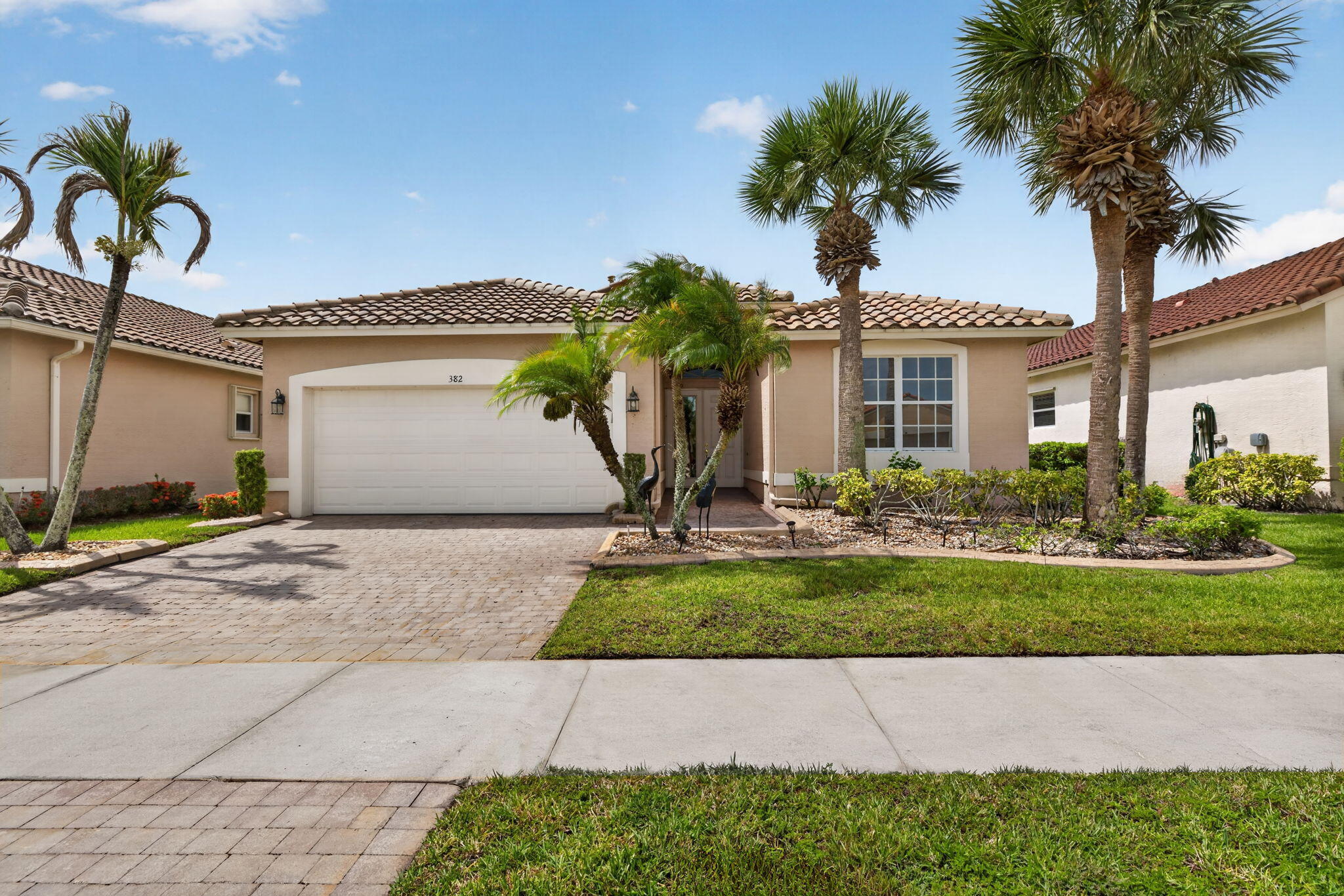 Foto de propiedad en 382 NW SPRINGVIEW Loop, Port St. Lucie, FL 34986 Port St. Lucie con MLS# 