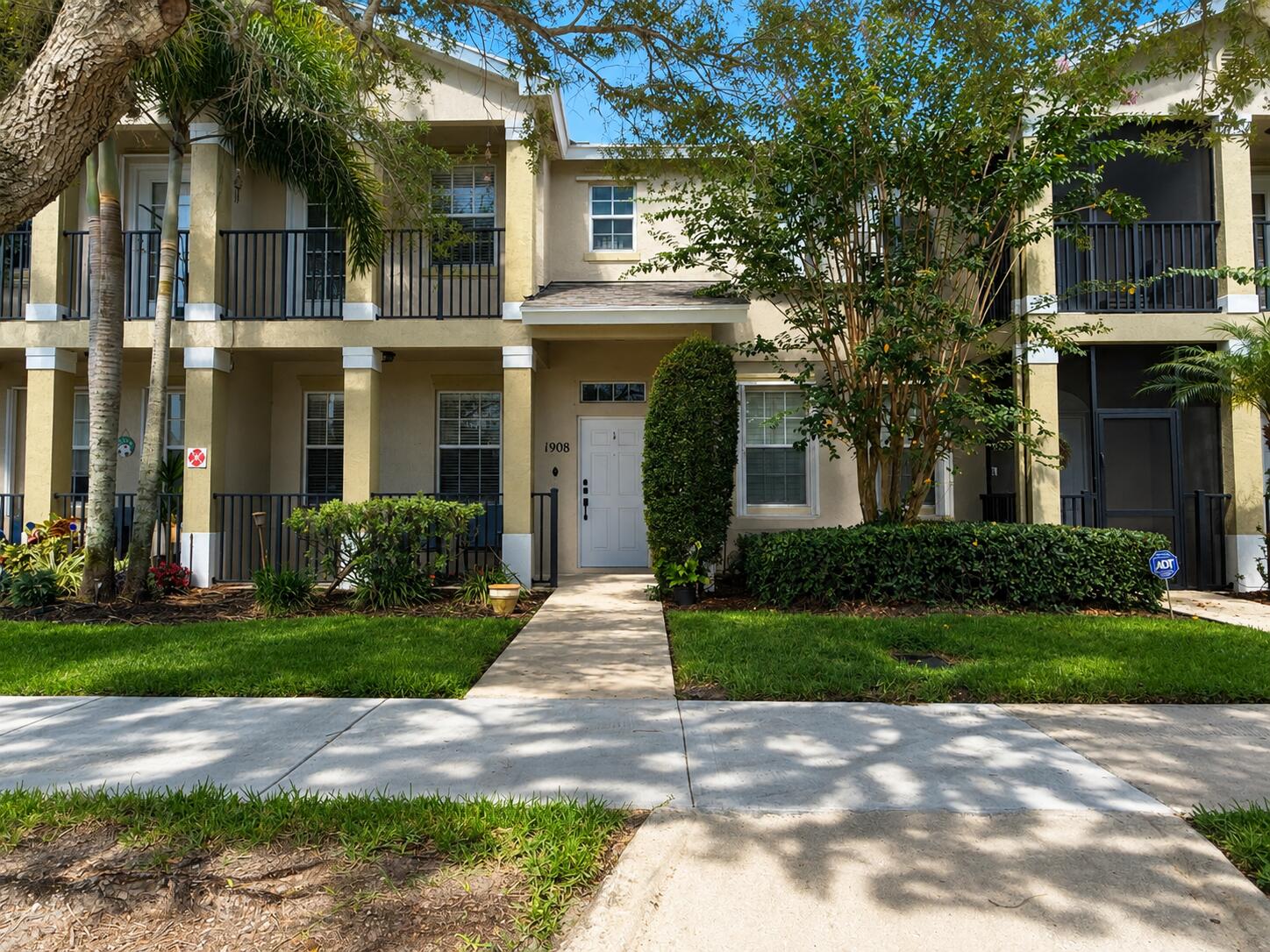Foto de propiedad en 1908 SE Korona Drive, FL 34952  con MLS# 