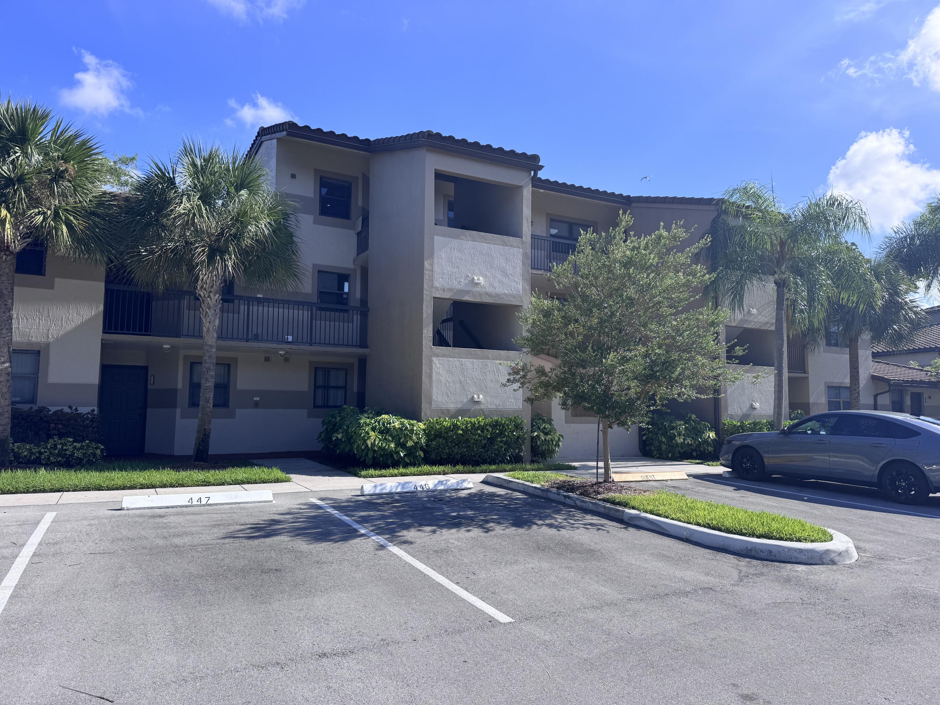 Foto de propiedad en 9957 NOB HILL Place 9957, Sunrise, FL 33351 Sunrise con MLS# 