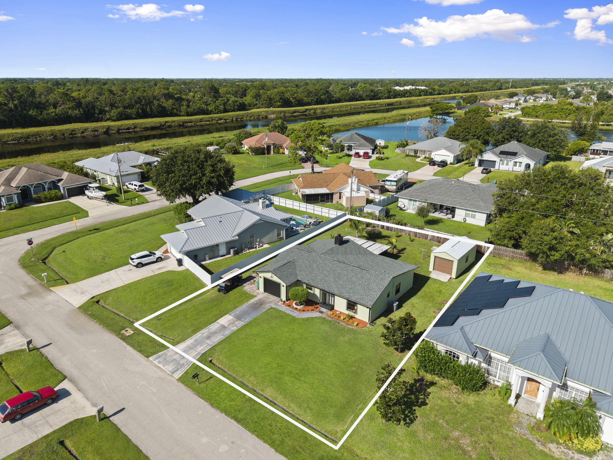 Foto de propiedad en 4682 SW Pearl Street, Port St. Lucie, FL 34953 Port St. Lucie con MLS# 