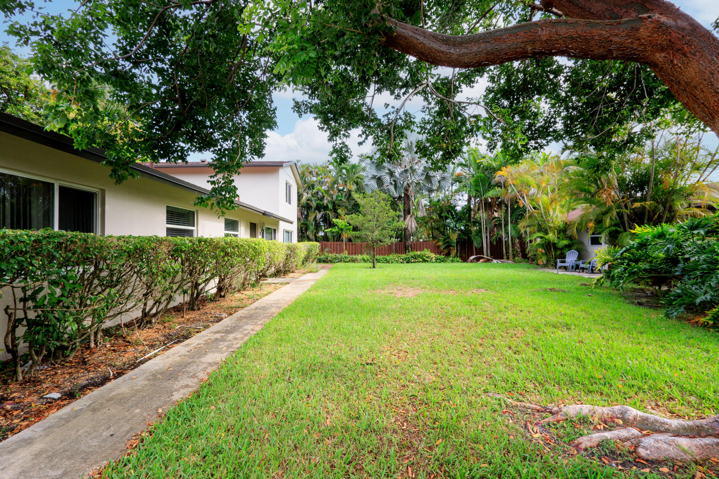 Foto de propiedad en 1106 NE 16th Court 2, Fort Lauderdale, FL 33305 Fort Lauderdale con MLS# 