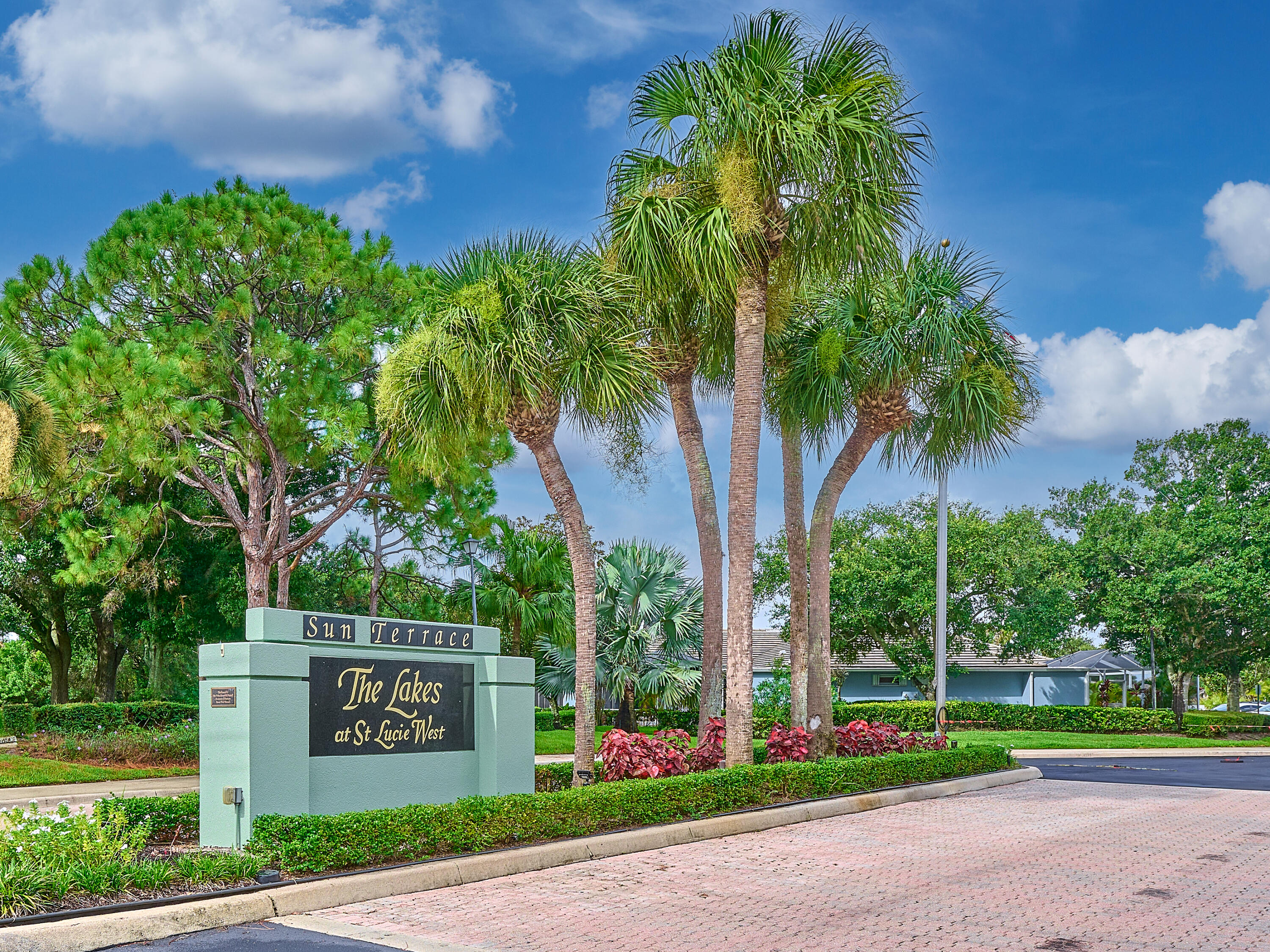 Foto de propiedad en 1202 NW Sun Terrace Circle 24D, FL 34986  con MLS# 