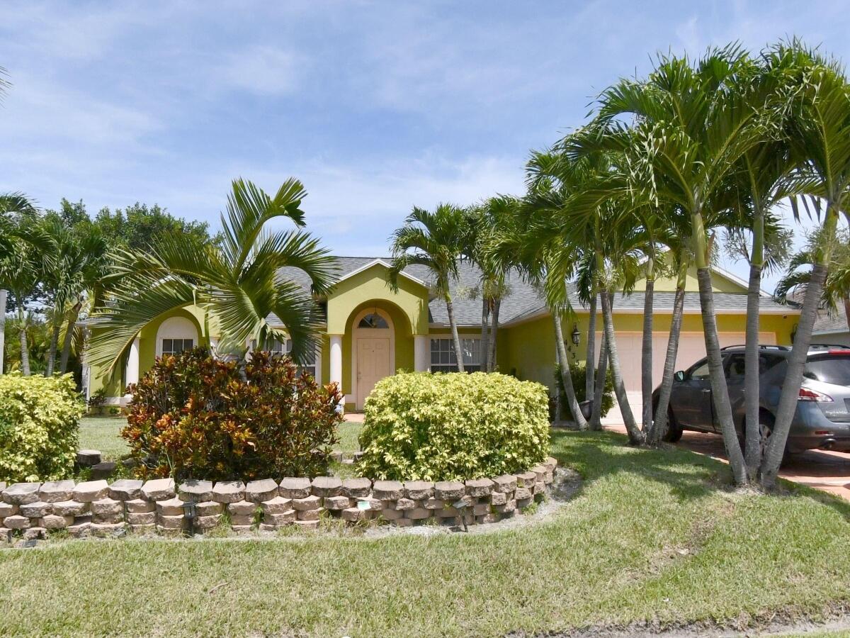 Foto de propiedad en 4435 SW Masefield Street, Port St. Lucie, FL 34953 Port St. Lucie con MLS# 