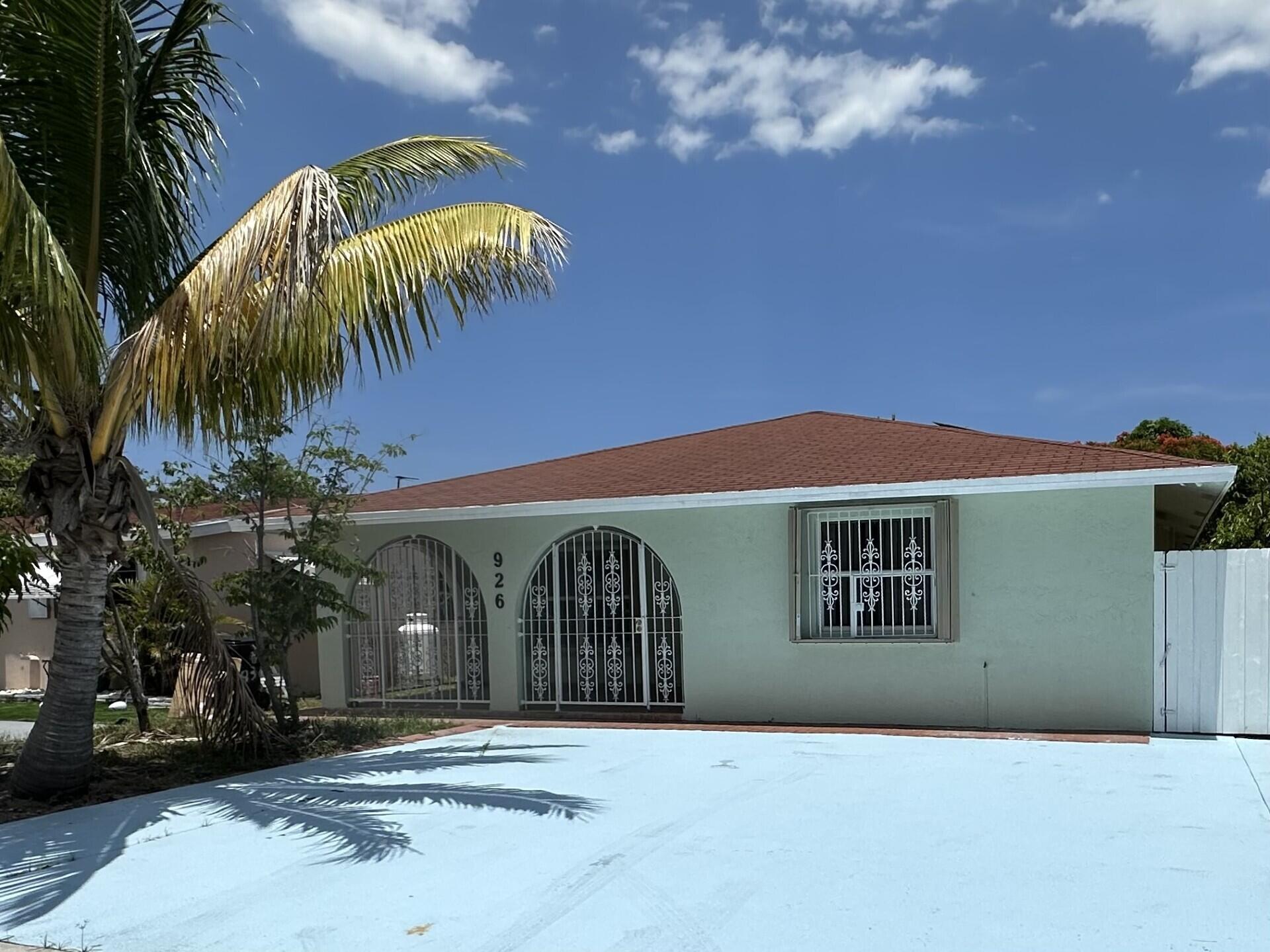 Foto de propiedad en 926 N C Street, Lake Worth Beach, FL 33460 Lake Worth Beach con MLS# 
