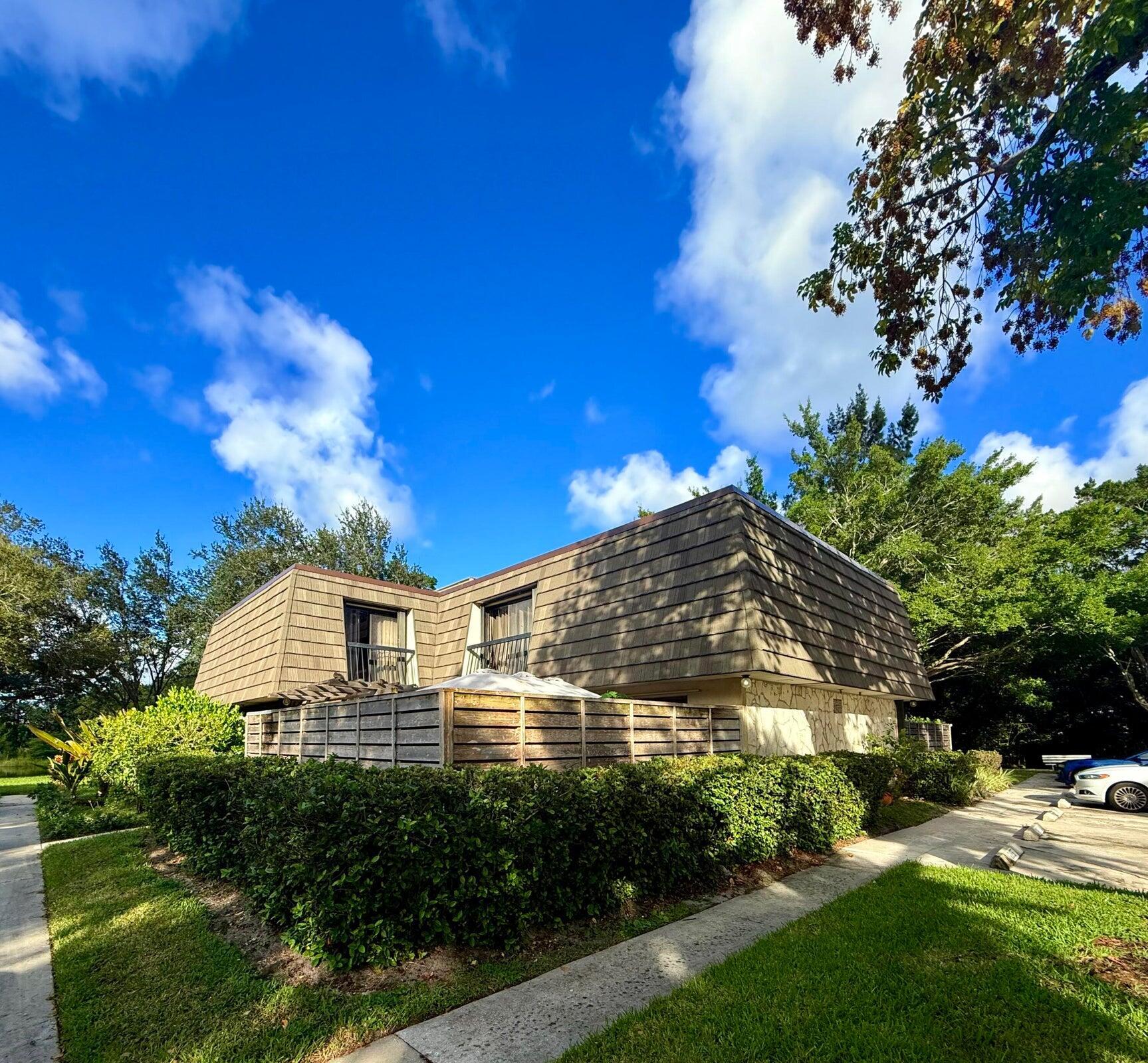 Foto de propiedad en 903 9TH Terrace, Palm Beach Gardens, FL 33418 Palm Beach Gardens con MLS# 