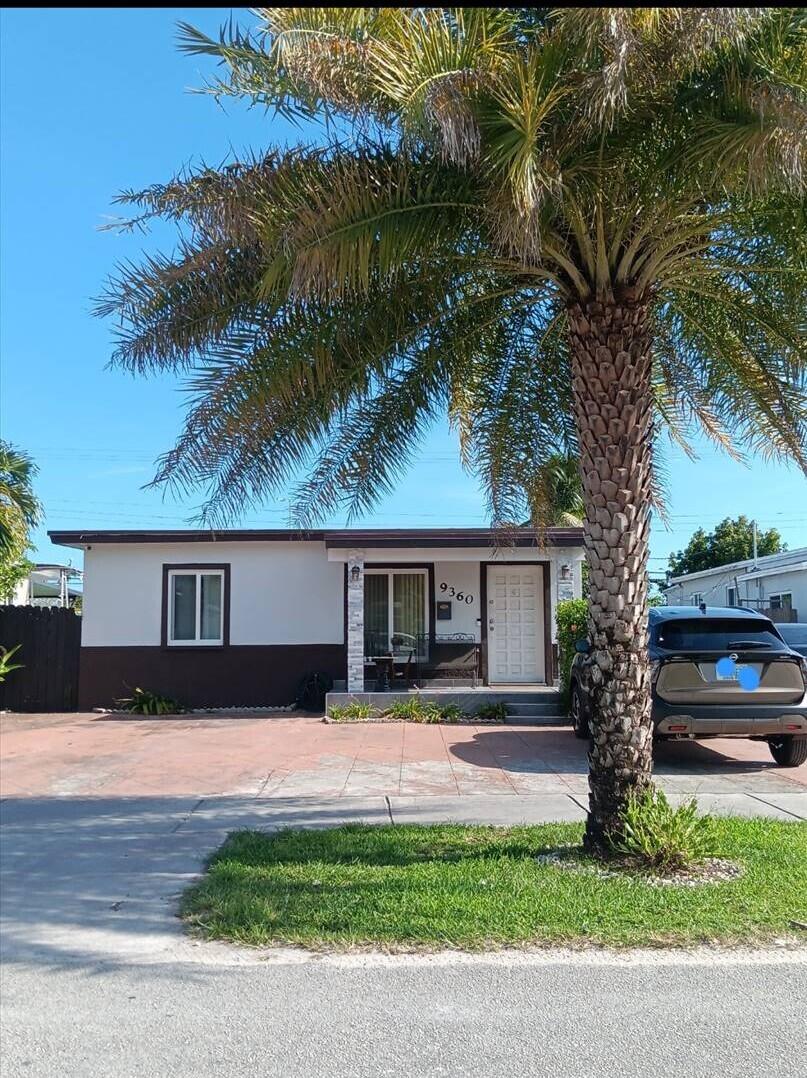 Foto de propiedad en 9360 SW 37TH Street, Miami, FL 33165 Miami con MLS# 