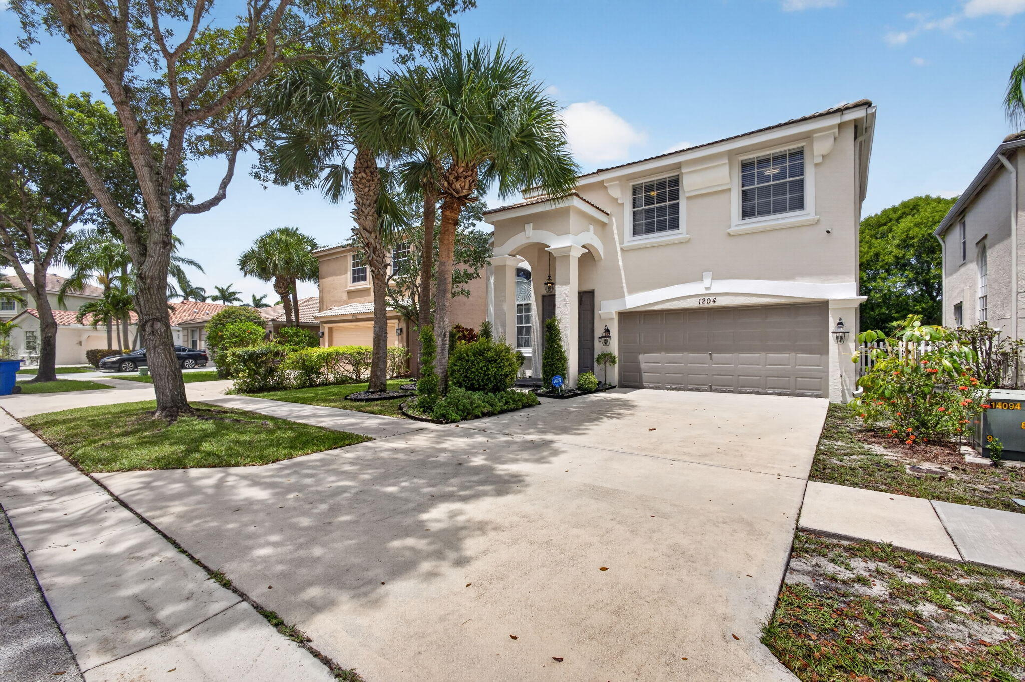 Foto de propiedad en 1204 OAKWATER Drive, Royal Palm Beach, FL 33411 Royal Palm Beach con MLS# 