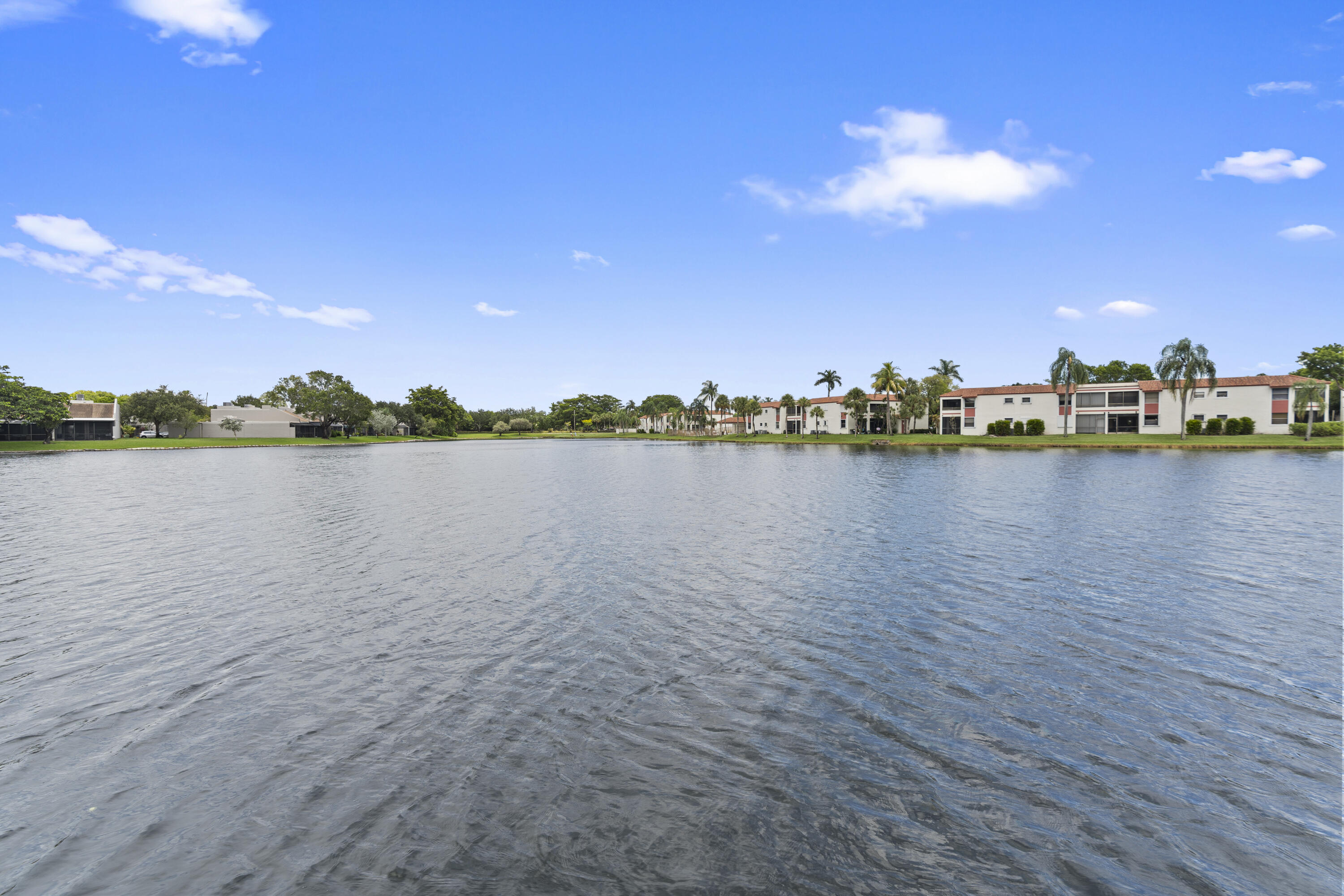 Foto de propiedad en 900 COLONY POINT Circle 511, Pembroke Pines, FL 33026 Pembroke Pines con MLS# 