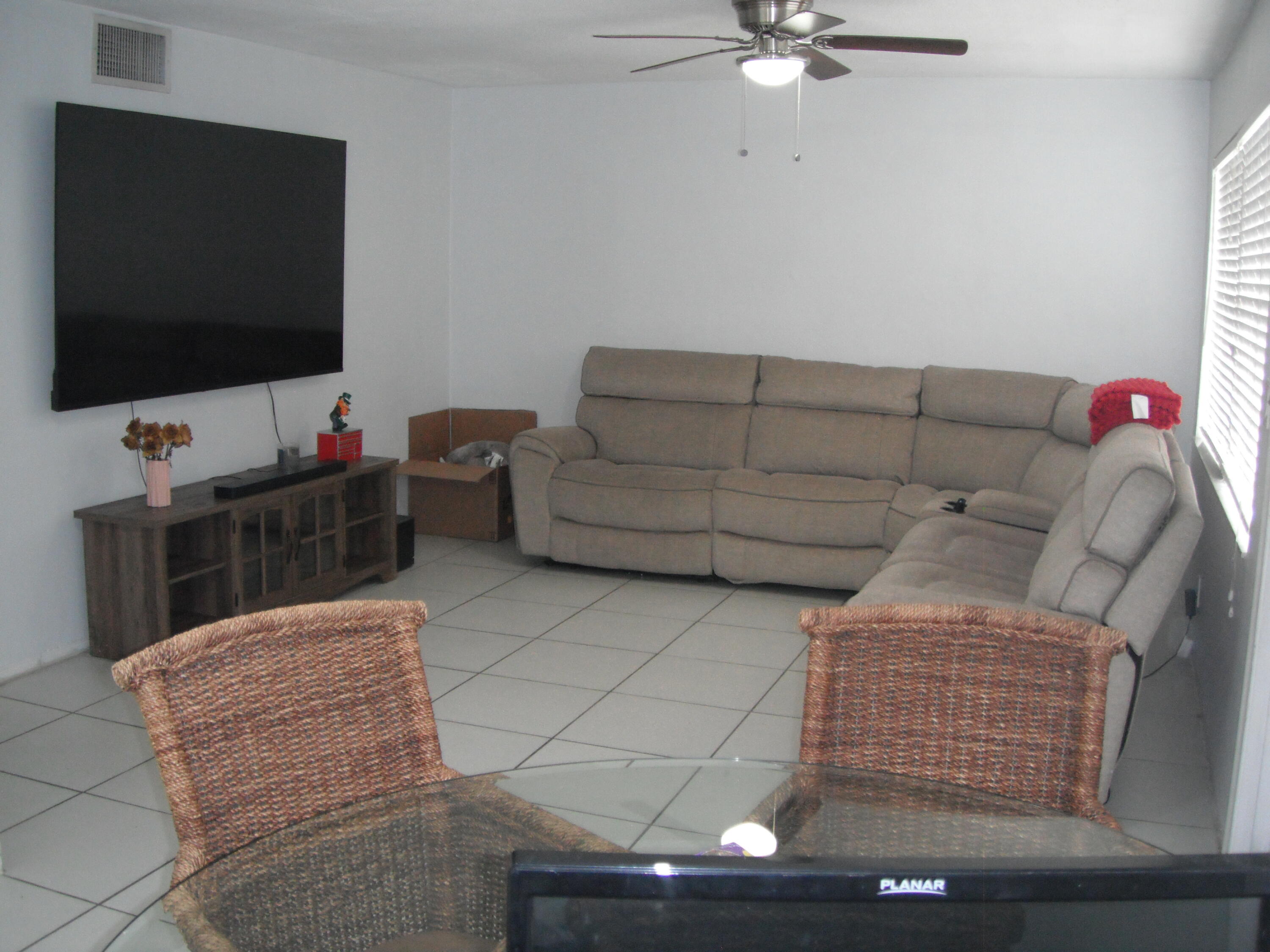 Foto de propiedad en 4169 SW 67TH Avenue 205A, Davie, FL 33314 Davie con MLS# 