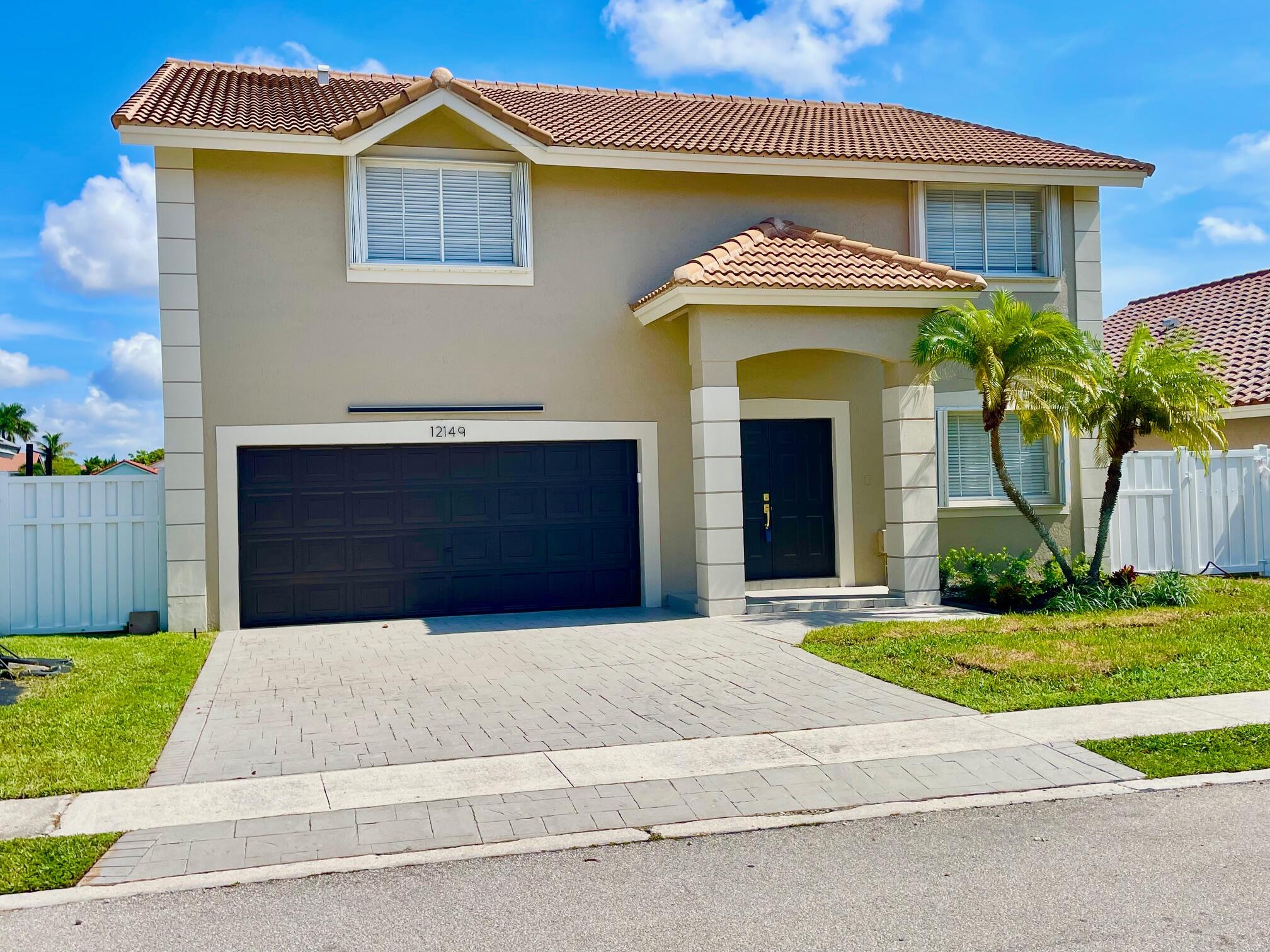 Foto de propiedad en 12149 NW 34TH Street, Sunrise, FL 33323 Sunrise con MLS# 
