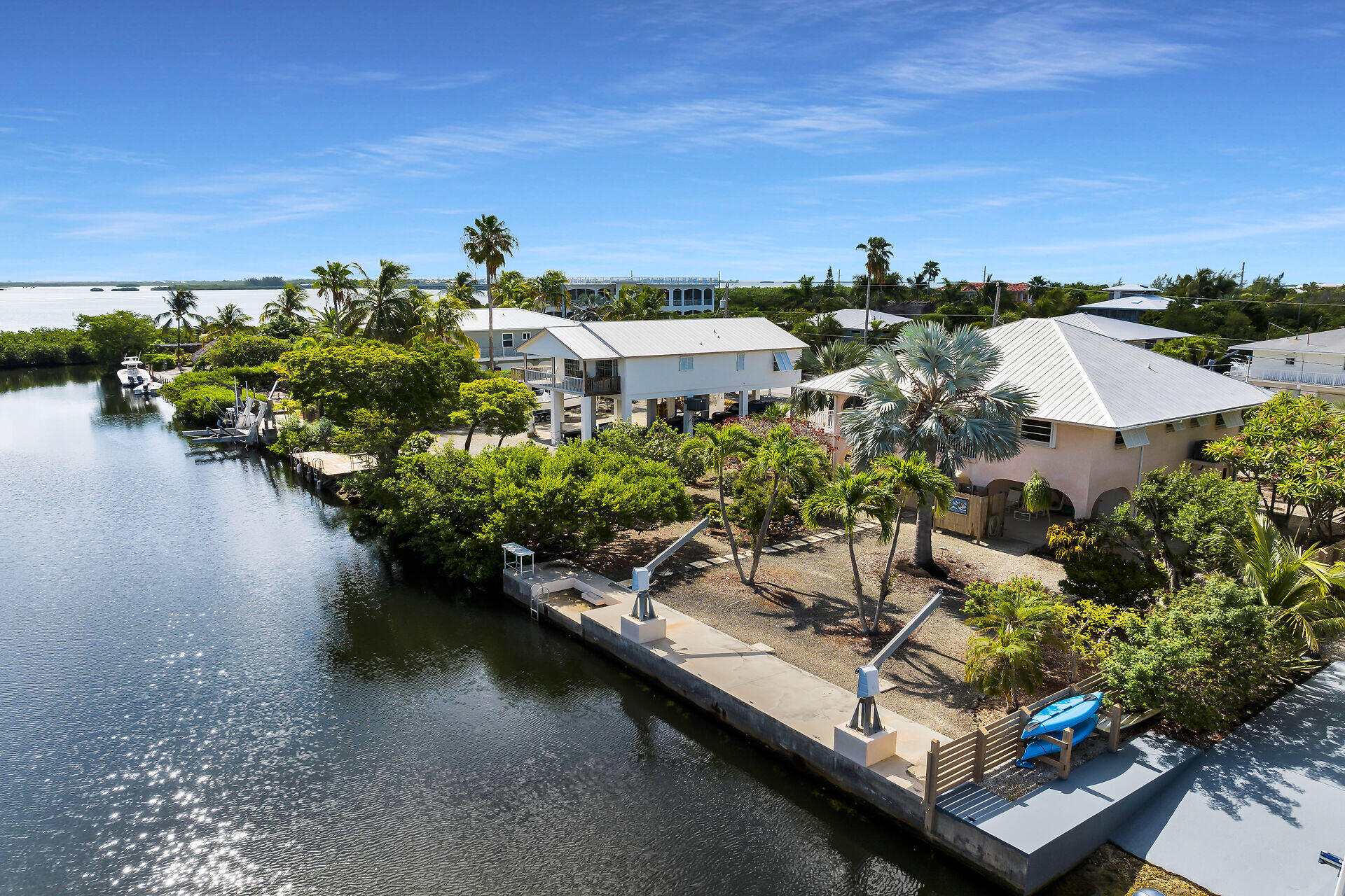 Foto de propiedad en 23057 Bluegill Lane, Cudjoe Key, FL 33042 Cudjoe Key con MLS# 
