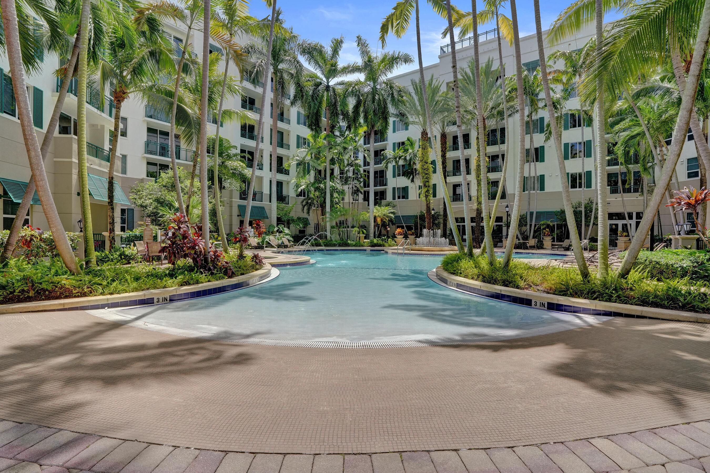 Foto de propiedad en 510 NW 84th Avenue 420, Plantation, FL 33324 Plantation con MLS# 
