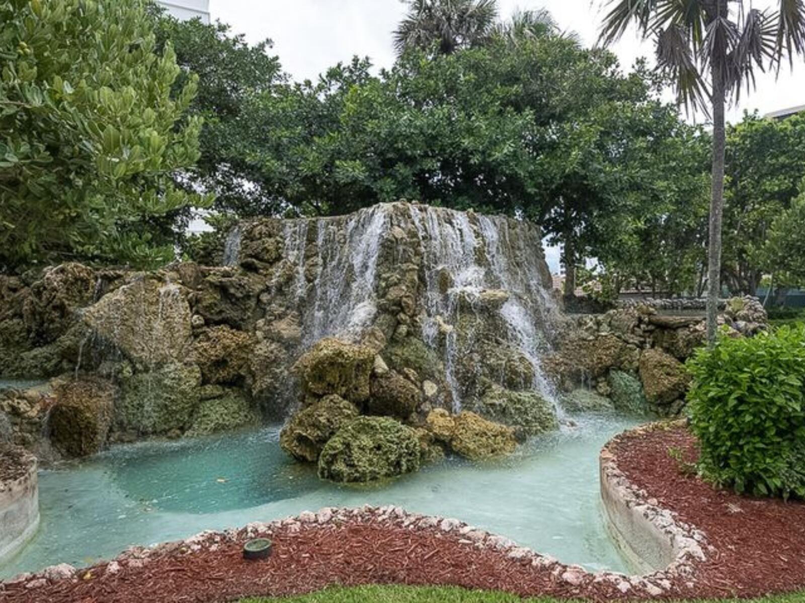 Foto de propiedad en 4748 S OCEAN 5B, Highland Beach, FL 33487 Highland Beach con MLS# 