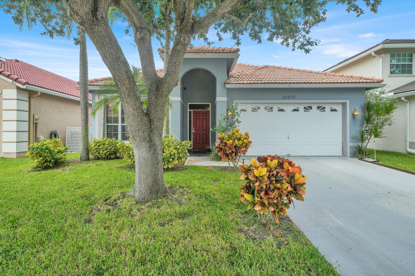 Foto de propiedad en 18453 OLD PRINCETON Lane, Boca Raton, FL 33498 Boca Raton con MLS# 