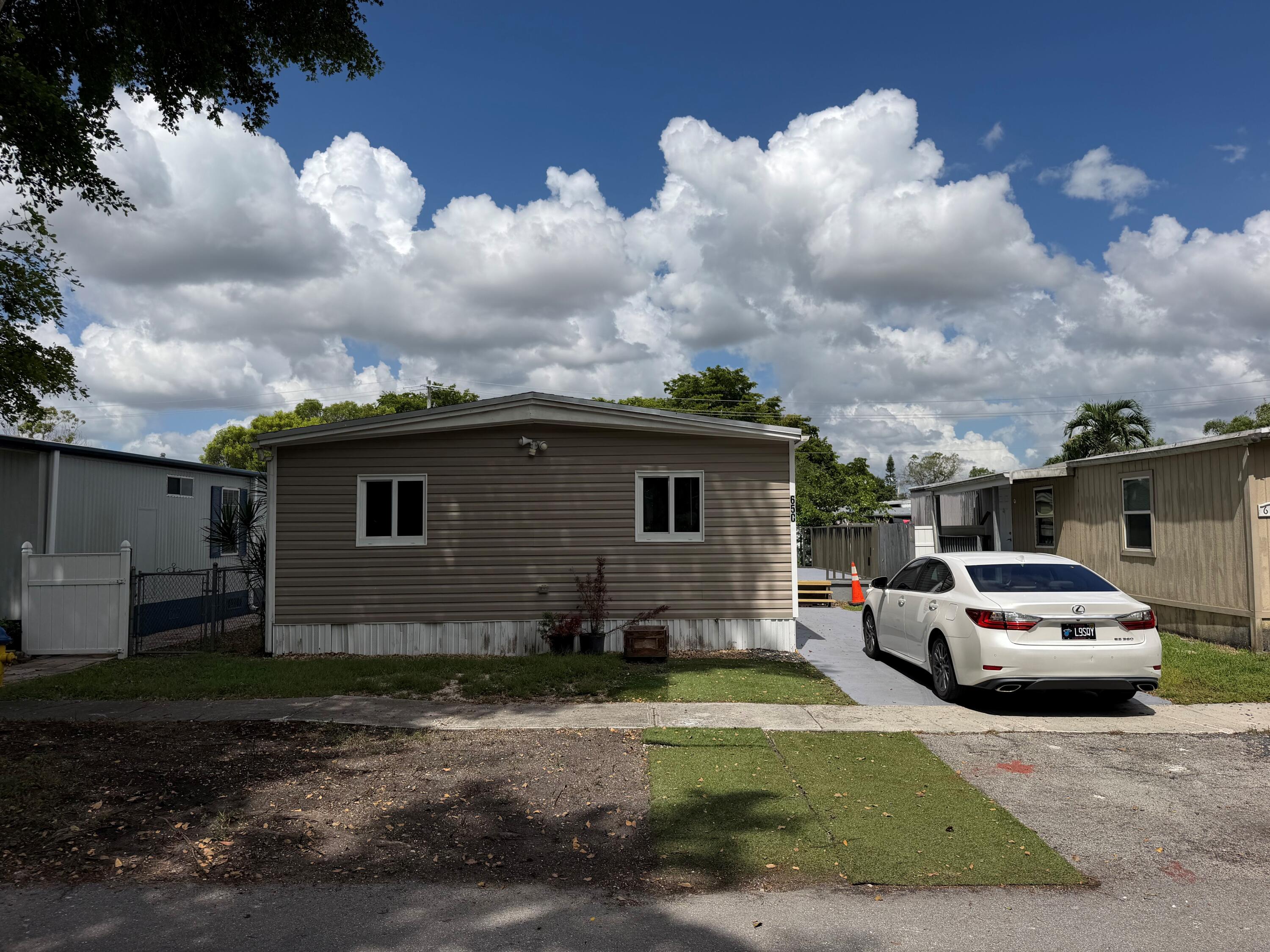 En Venta 650 NW 214TH Avenue, Pembroke Pines, FL 33029, Pembroke Pines, FL 33029