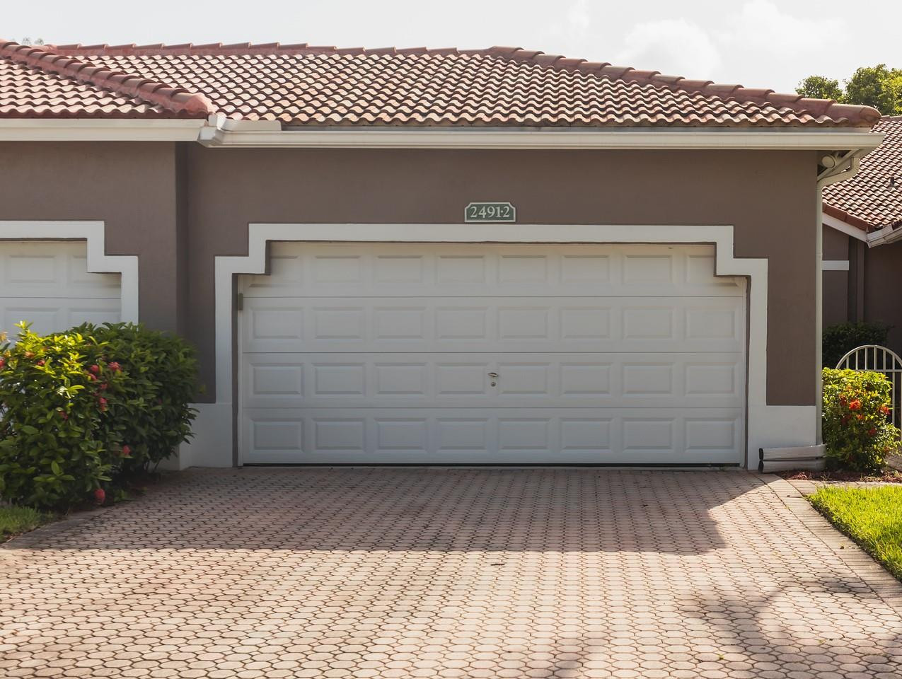 Foto de propiedad en 2491 Aragon Boulevard 2, Sunrise, FL 33322 Sunrise con MLS# 