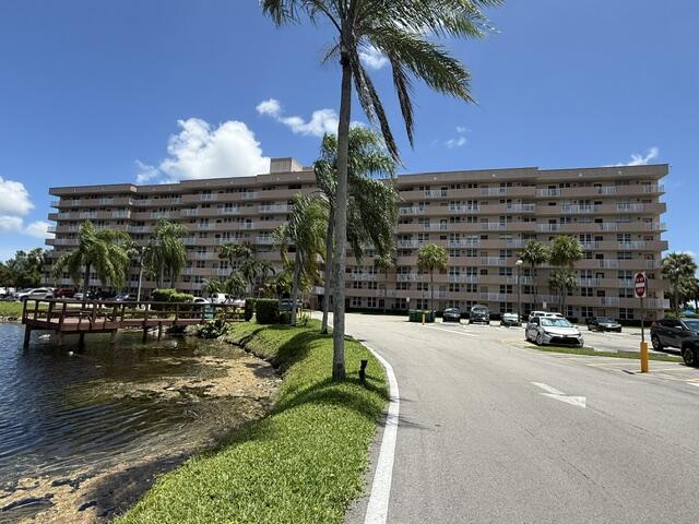 Foto de propiedad en 250 JACARANDA Drive 804, Plantation, FL 33324 Plantation con MLS# 