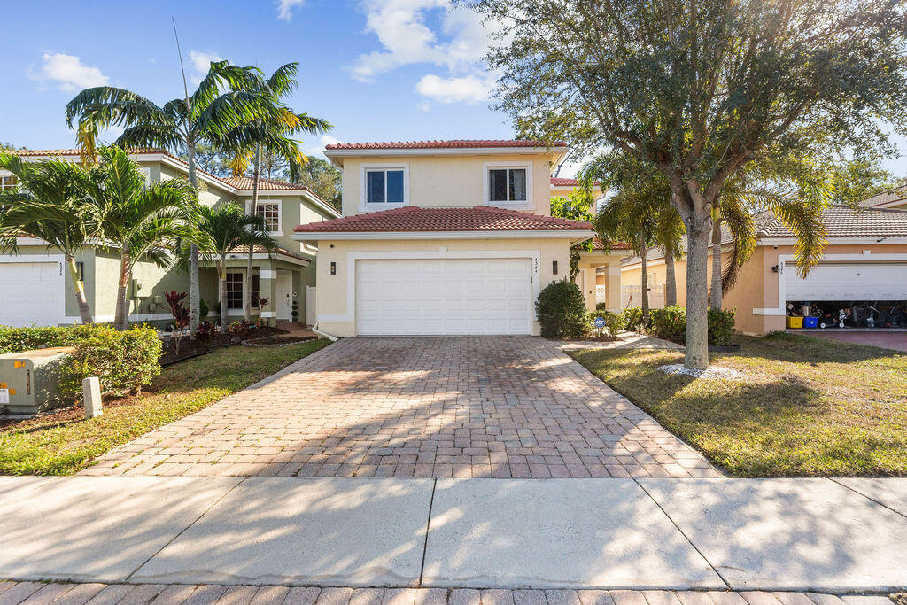 Foto de propiedad en 6384 Adriatic Way, West Palm Beach, FL 33413 West Palm Beach con MLS# 
