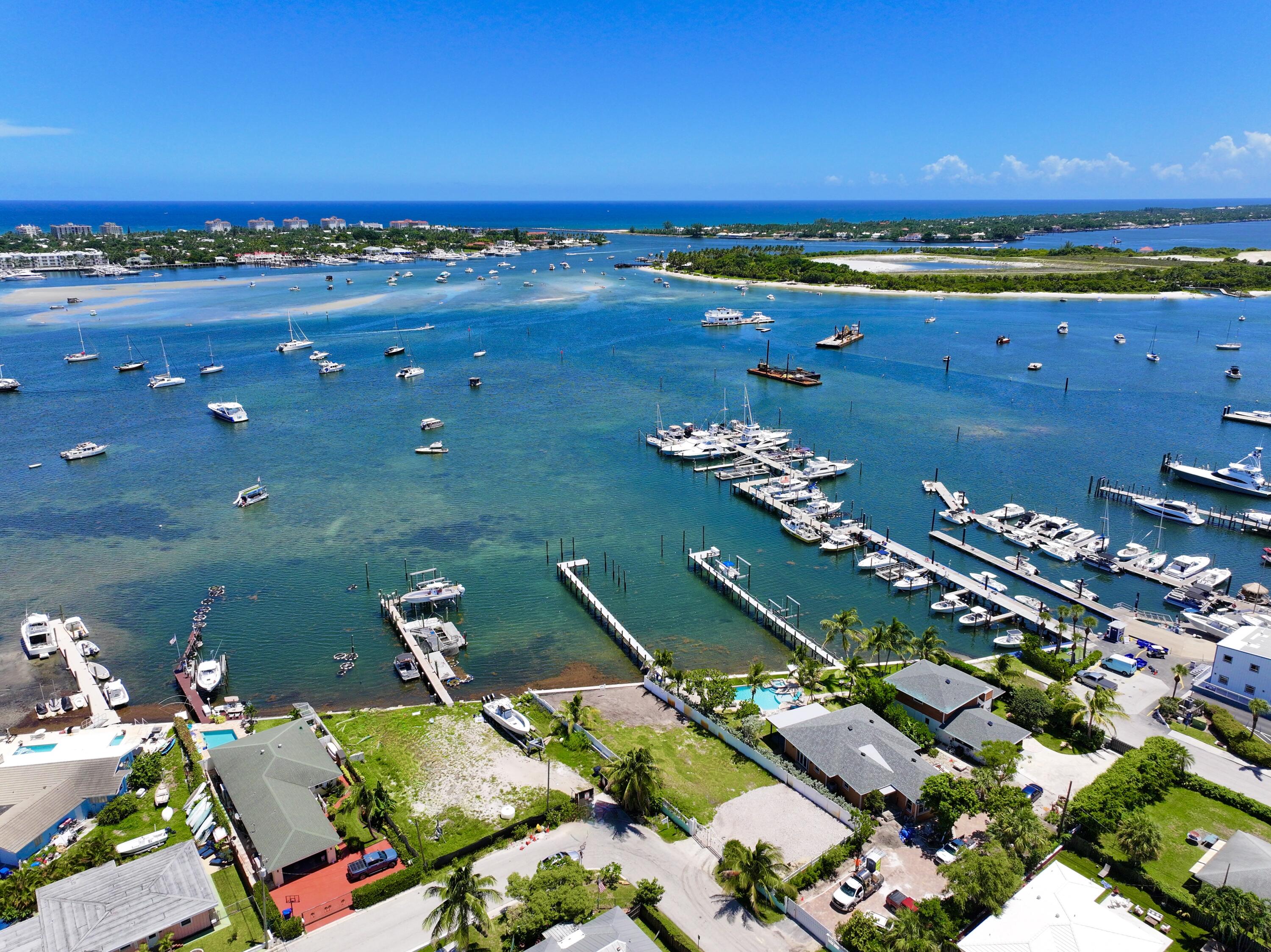 Foto de propiedad en 265 E 23RD Street, Riviera Beach, FL 33404 Riviera Beach con MLS# 