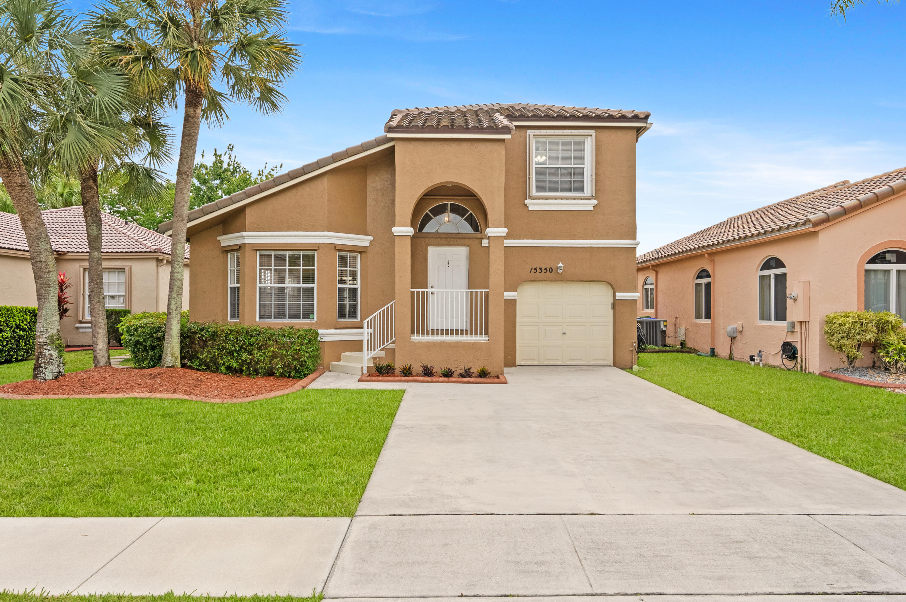 Foto de propiedad en 15350 NW 6th Court, Pembroke Pines, FL 33028 Pembroke Pines con MLS# 