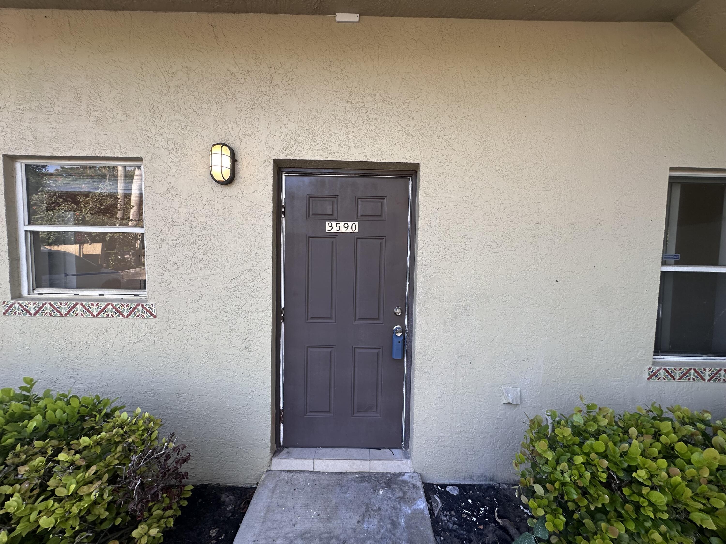 Foto de propiedad en 3590 NW 91ST Lane 3590, Sunrise, FL 33351 Sunrise con MLS# 