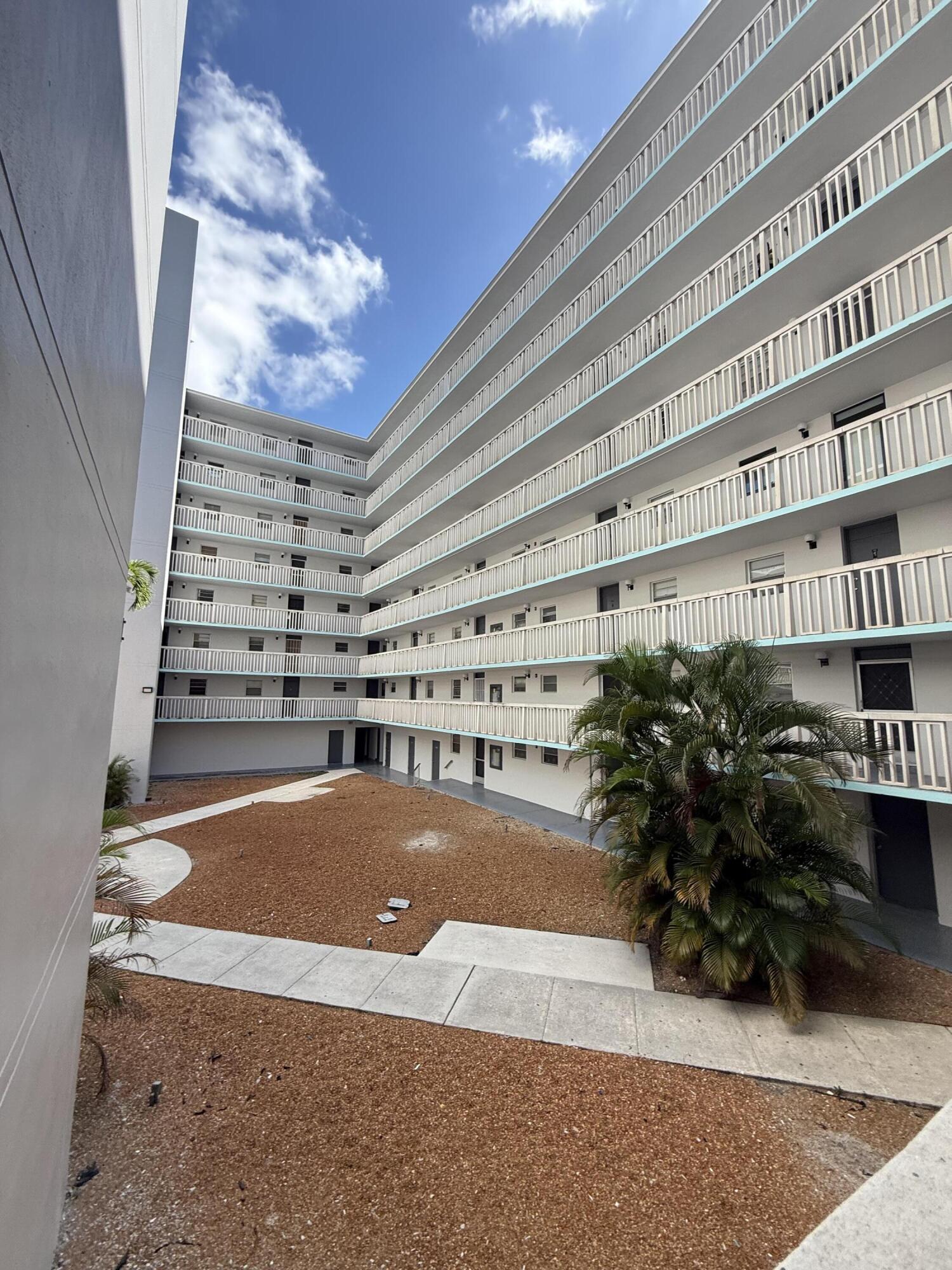 En Renta 15600 NW 7TH Avenue 211, Miami, FL 33169, Miami, FL 33169
