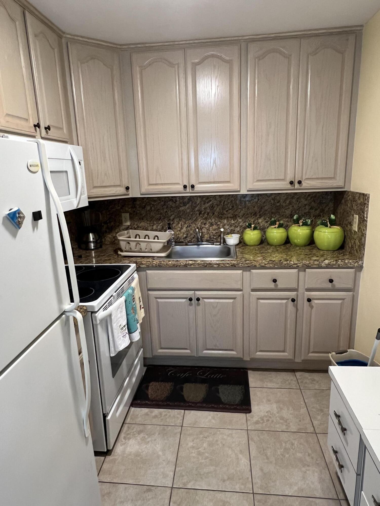 Foto de propiedad en 95 COVENTRY D, West Palm Beach, FL 33417 West Palm Beach con MLS# 
