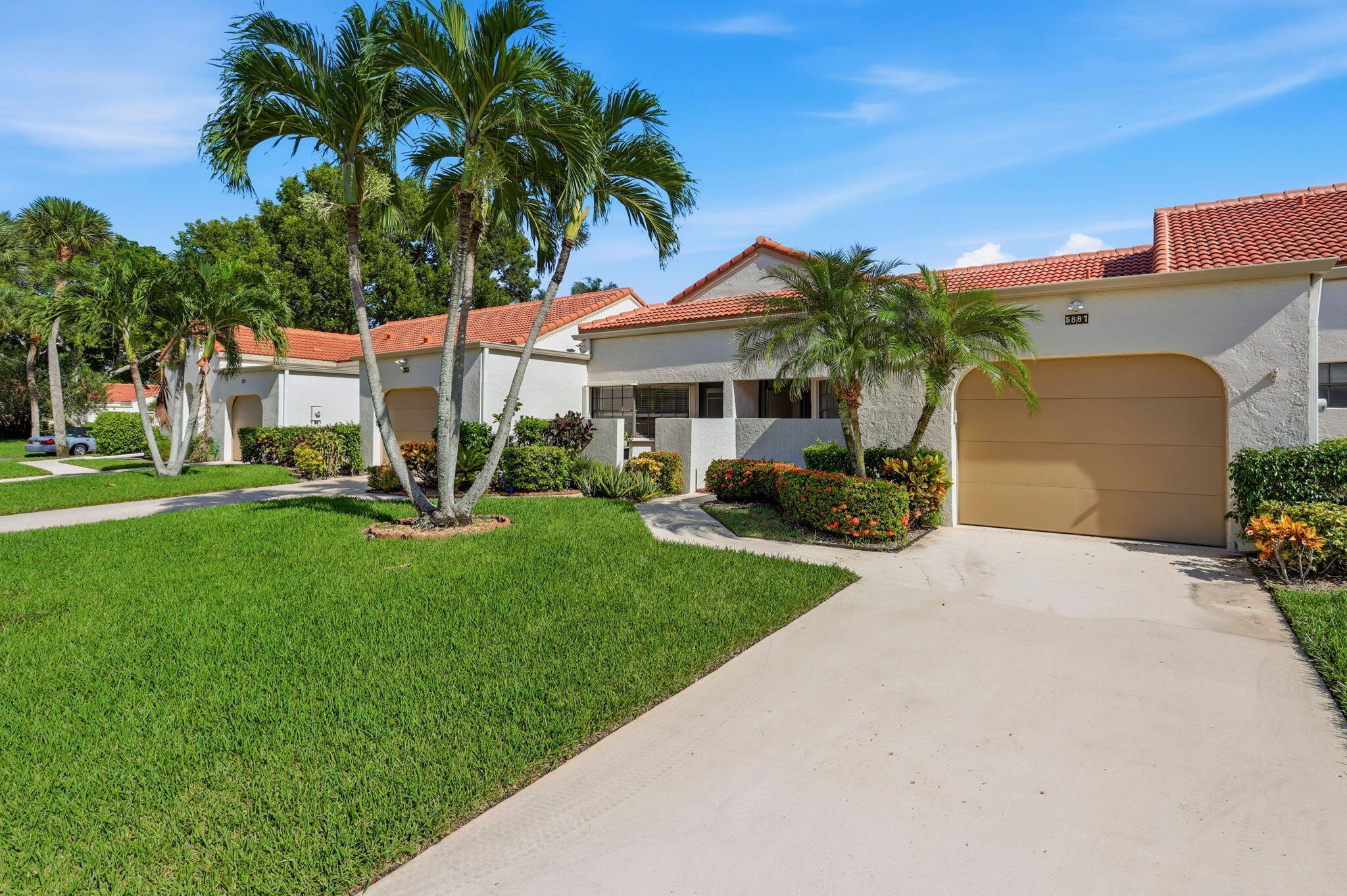 Foto de propiedad en 5887 Parkwalk Circle W, Boynton Beach, FL 33472 Boynton Beach con MLS# 
