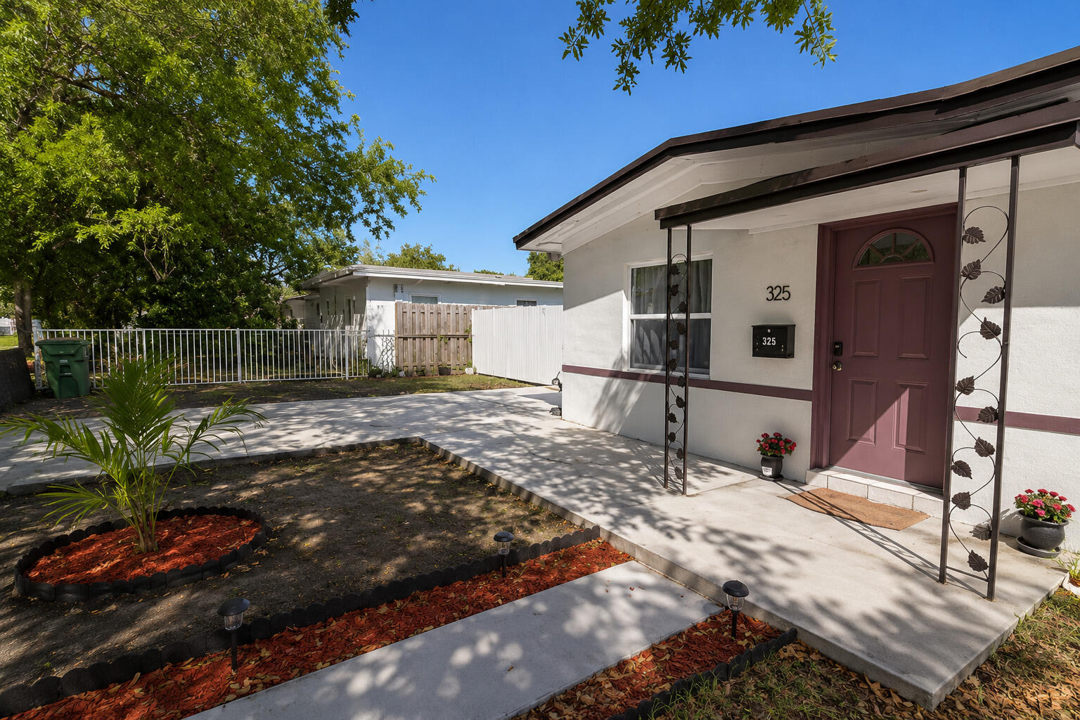 Foto de propiedad en 325 NW 135TH Street, North Miami, FL 33168 North Miami con MLS# 
