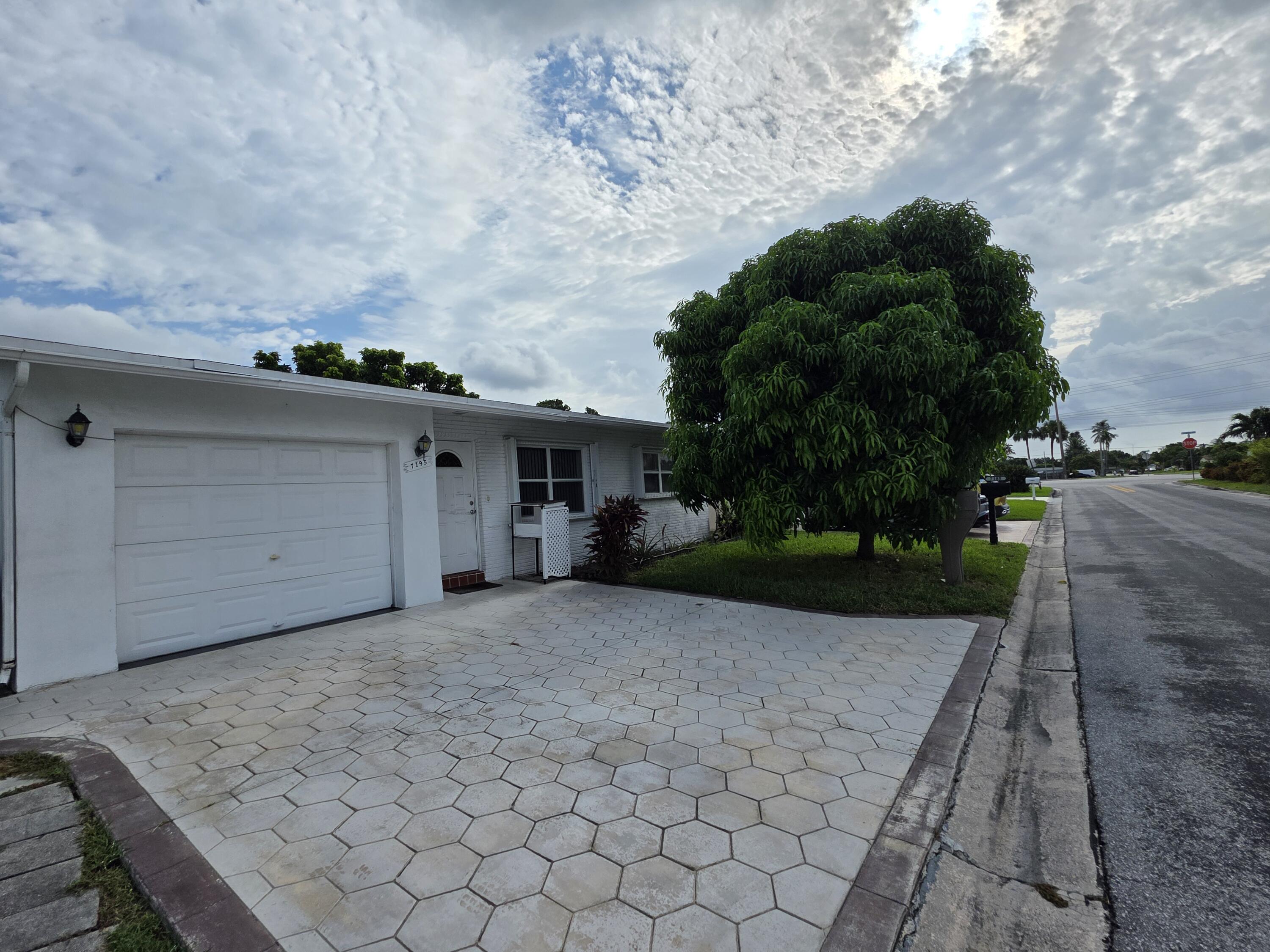 Foto de propiedad en 7195 NW 9TH Court, Margate, FL 33063 Margate con MLS# 