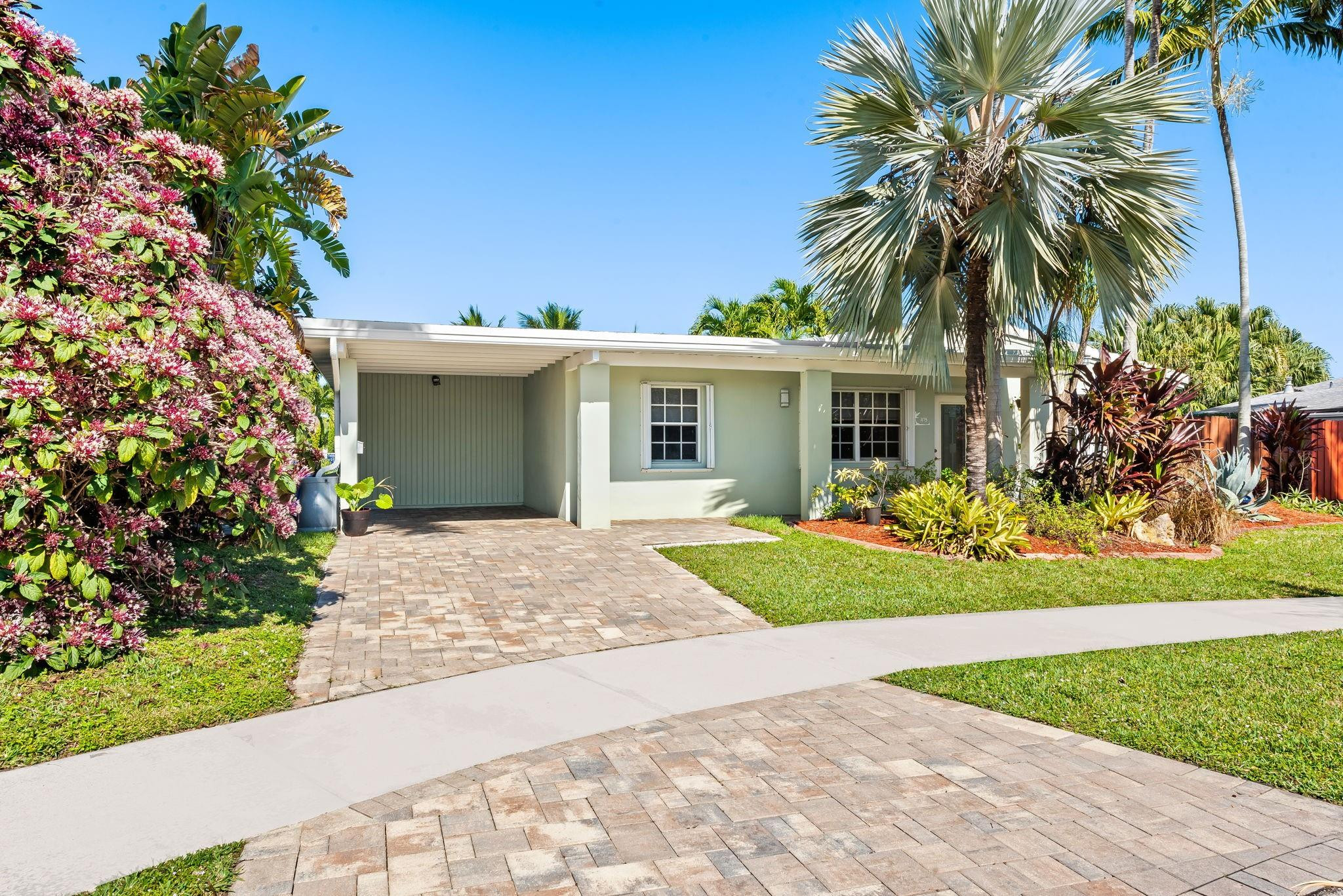 En Venta 1175 GRANT Street, Hollywood, FL 33019, Hollywood, FL 33019