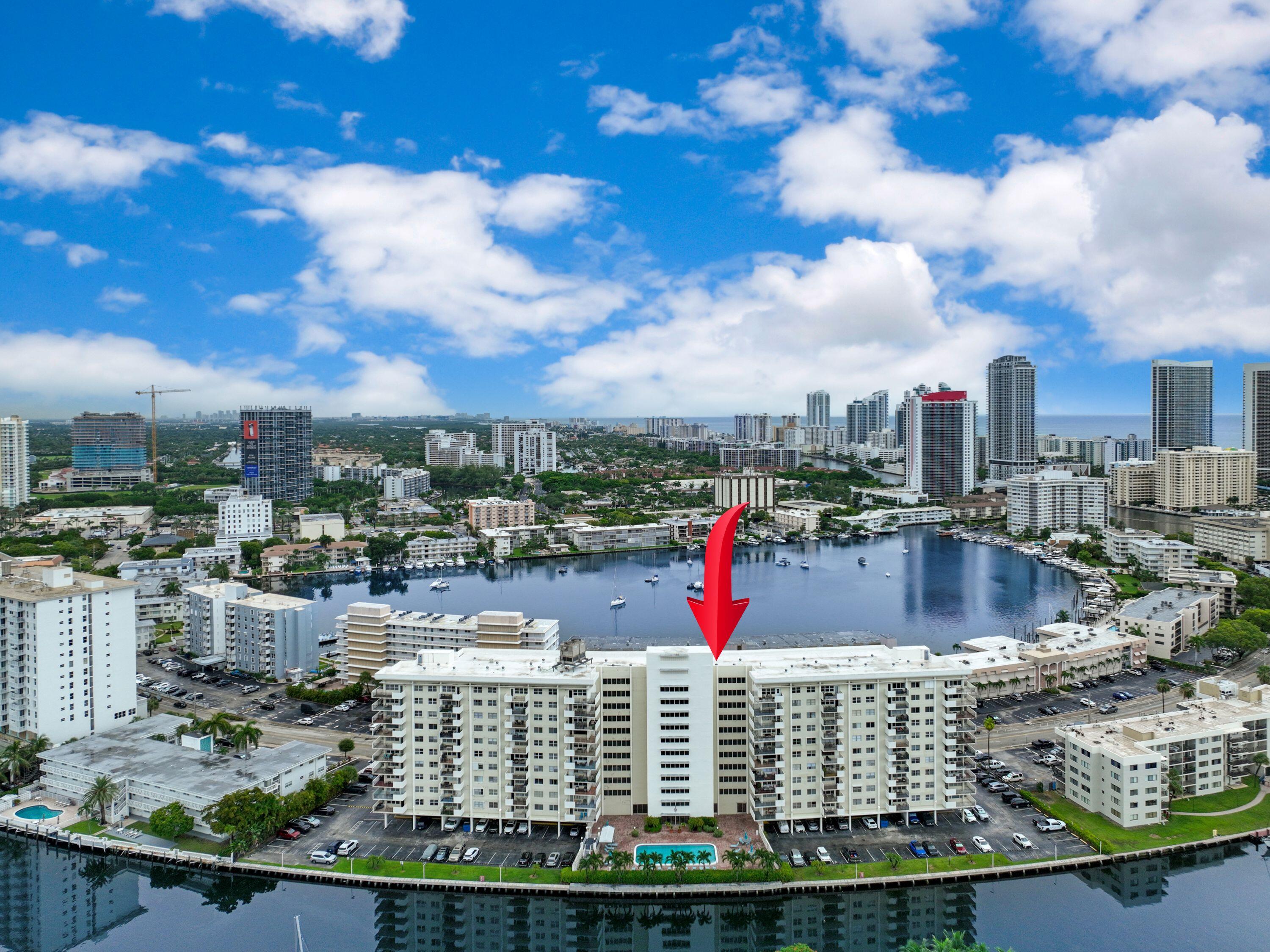 Foto de propiedad en 401 Golden Isles Drive 1014, Hallandale Beach, FL 33009 Hallandale Beach con MLS# 