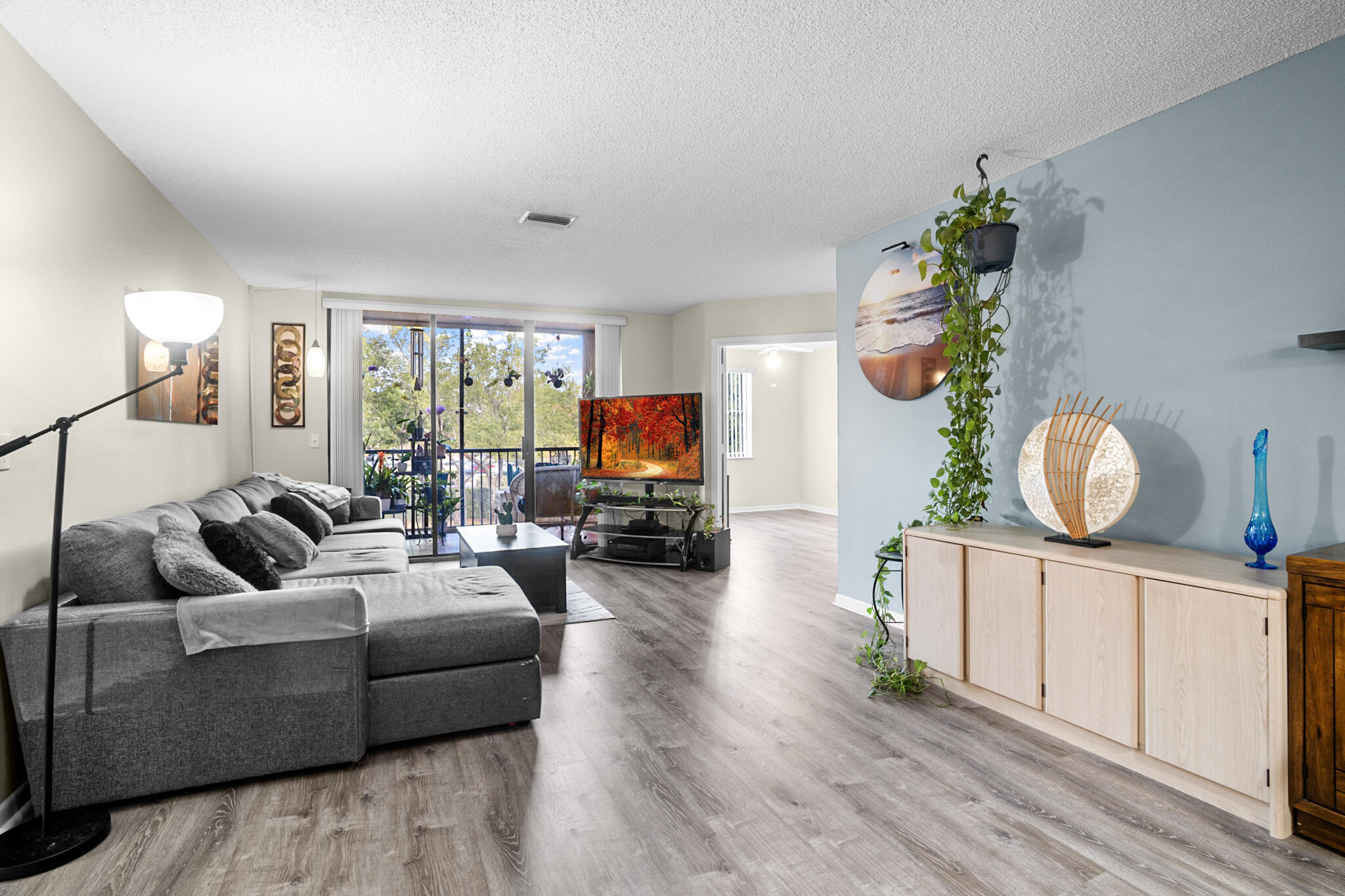 Foto de propiedad en 4161 Coral Tree Circle 261, Coconut Creek, FL 33073 Coconut Creek con MLS# 