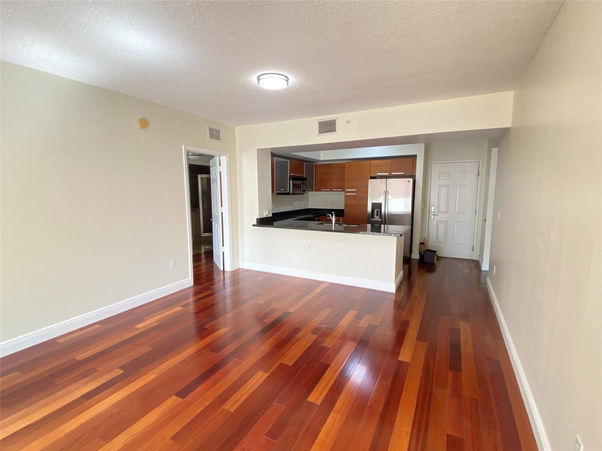 Foto de propiedad en 2030 S DOUGLAS Road 403, Coral Gables, FL 33134 Coral Gables con MLS# 