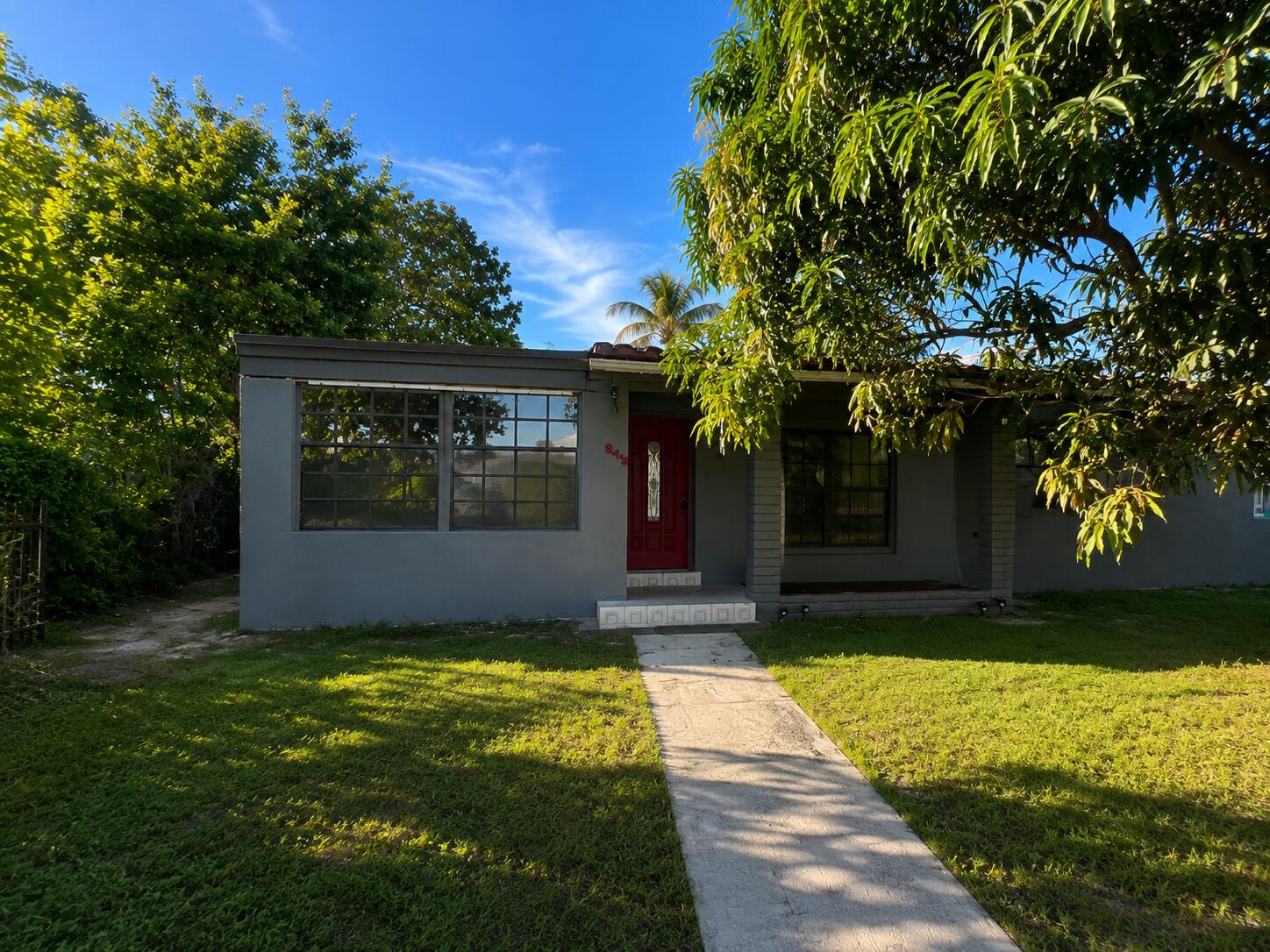 Foto de propiedad en 845 NW 144TH Street, Miami, FL 33168 Miami con MLS# 