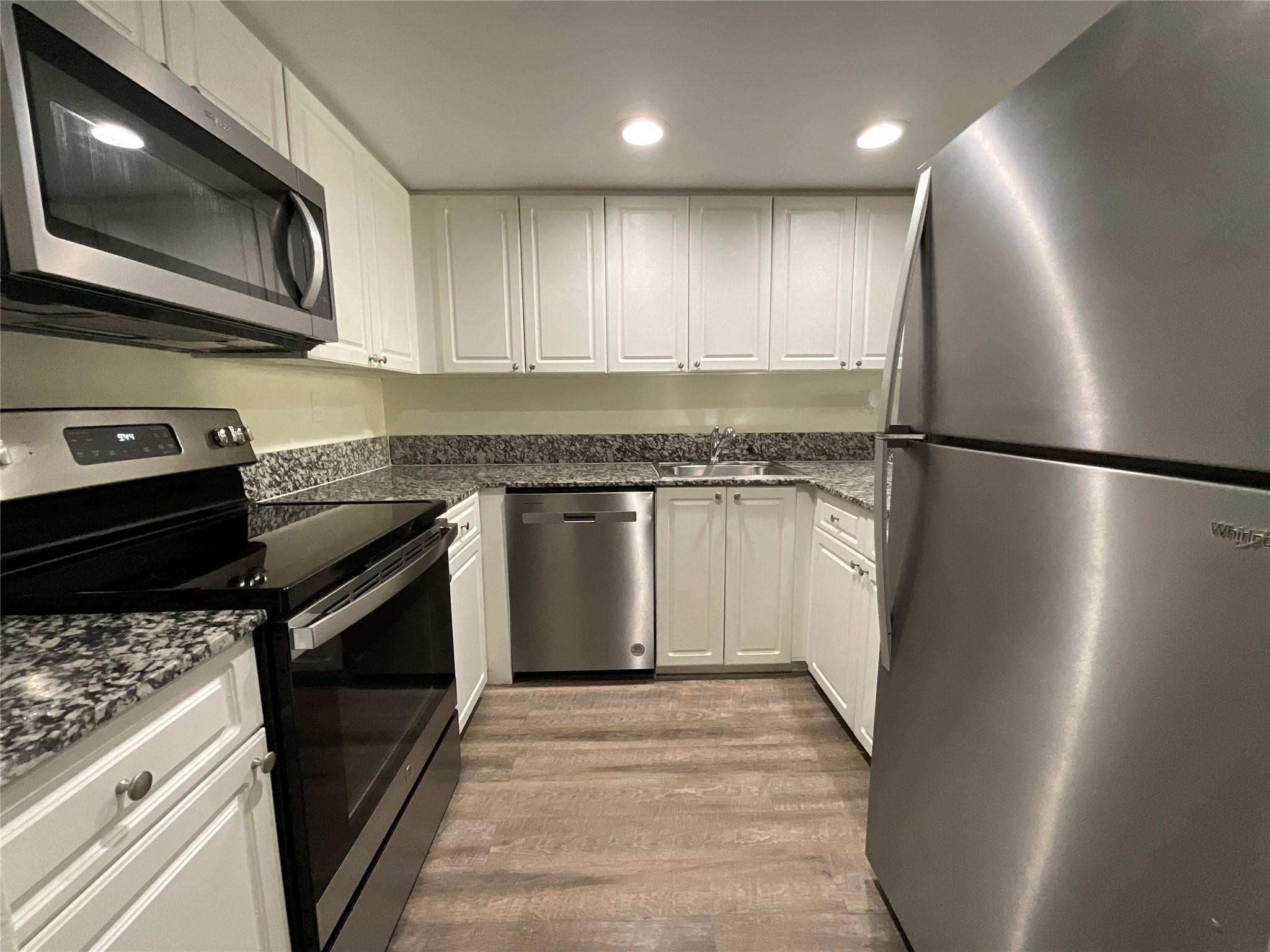 Foto de propiedad en 19455 NE 10 Avenue 2-104, North Miami Beach, FL 33179 North Miami Beach con MLS# 