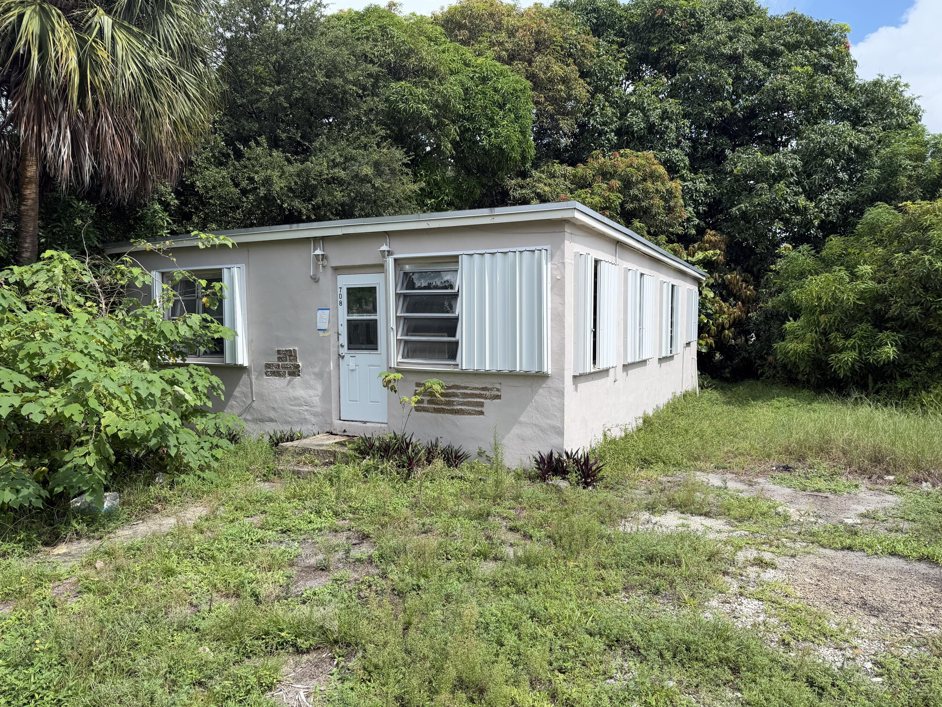 Foto de propiedad en 708 SW 7TH Terrace, Dania Beach, FL 33004 Dania Beach con MLS# 