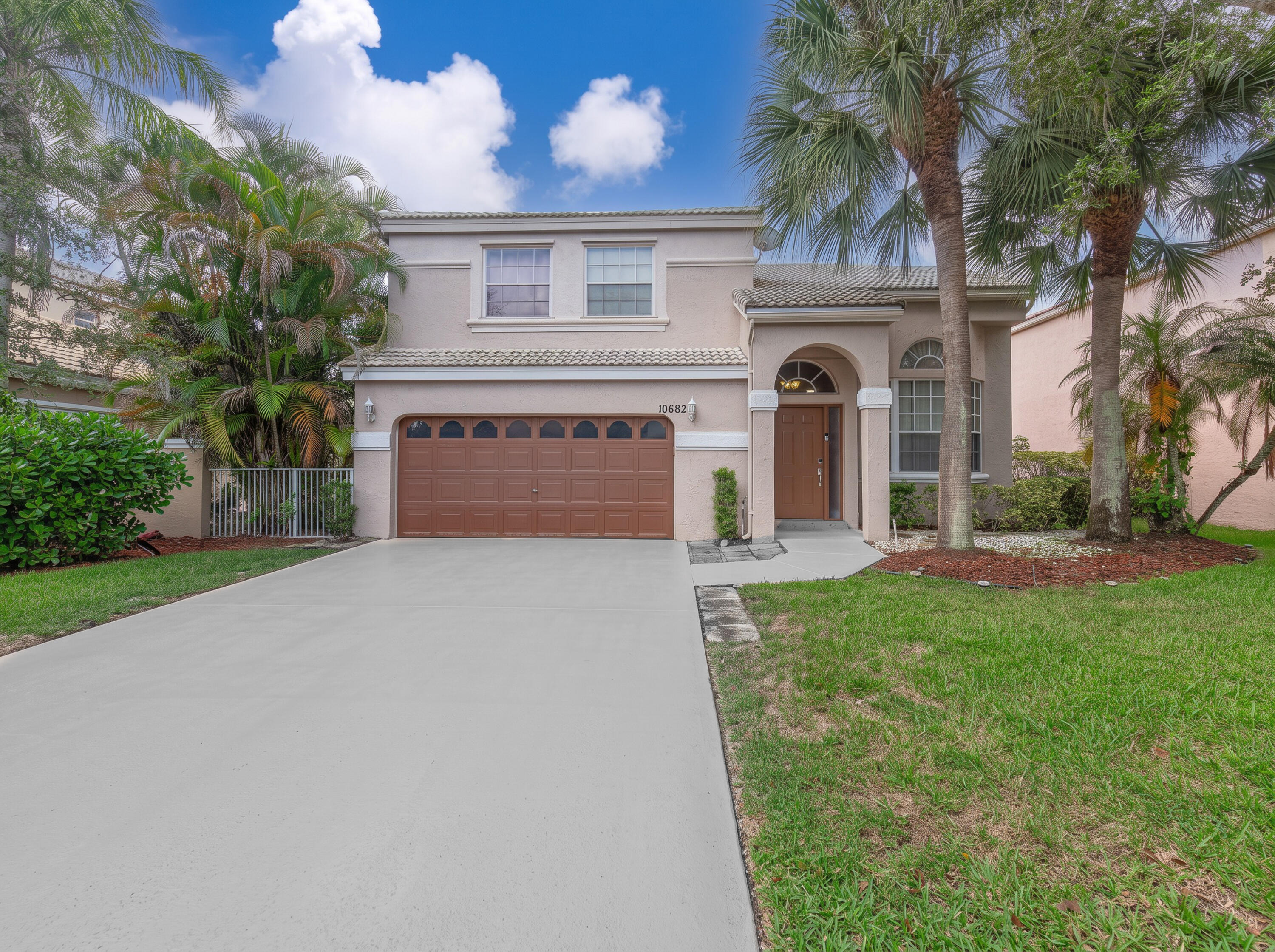 Foto de propiedad en 10682 NW 48TH Street, Coral Springs, FL 33076 Coral Springs con MLS# 