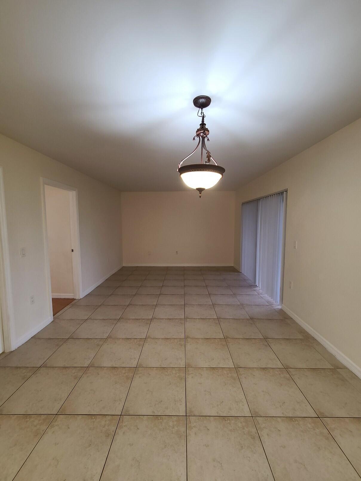 Alquilada 1547 LAKE CRYSTAL Drive A, West Palm Beach, FL 33411, West Palm Beach, FL 33411