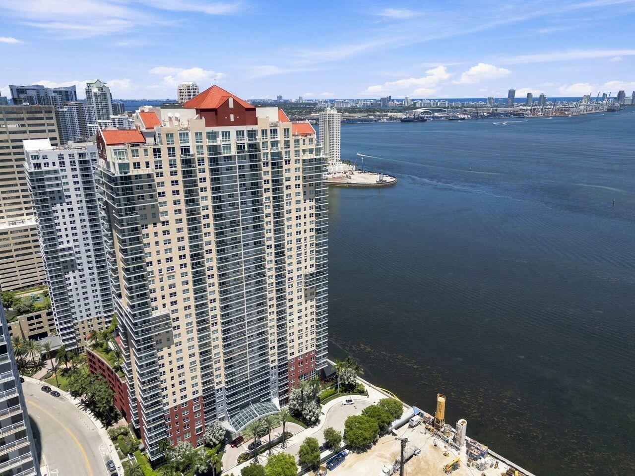 Foto de propiedad en 1155 BRICKELL BAY Drive 2802, Miami, FL 33131 Miami con MLS# 