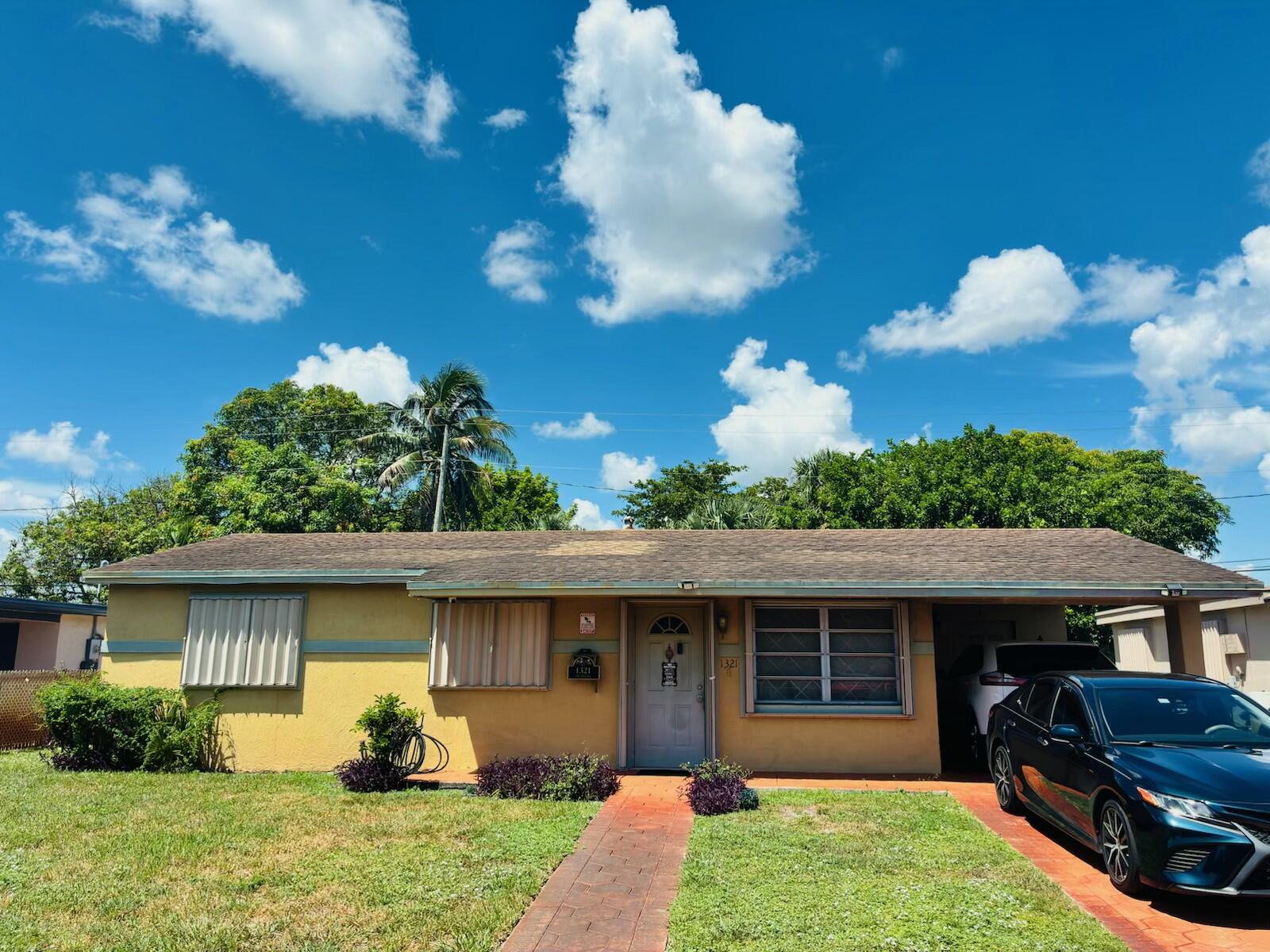 Foto de propiedad en 1321 NW 32nd Avenue, Lauderhill, FL 33311 Lauderhill con MLS# 
