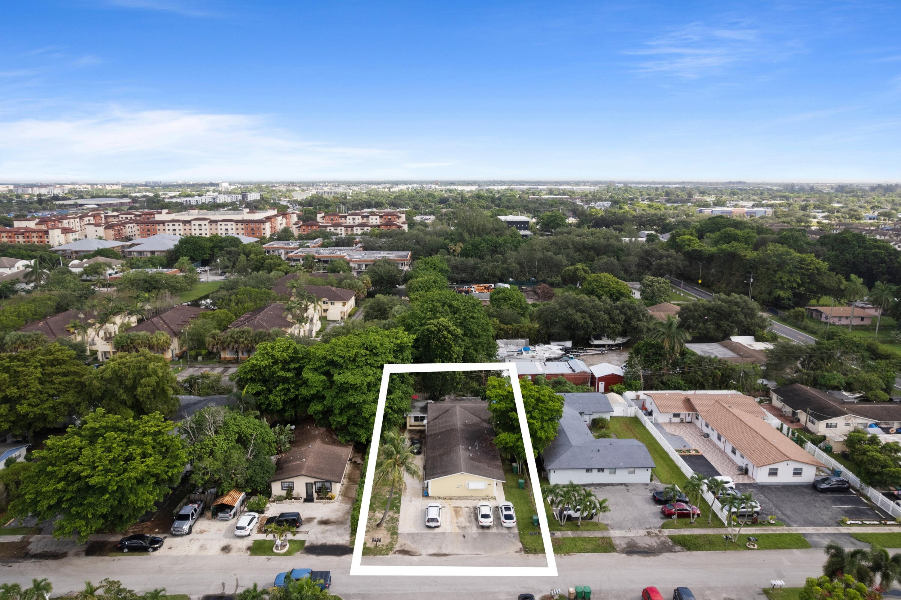 Foto de propiedad en 6125 SW 48th Court 3, Davie, FL 33314 Davie con MLS# 