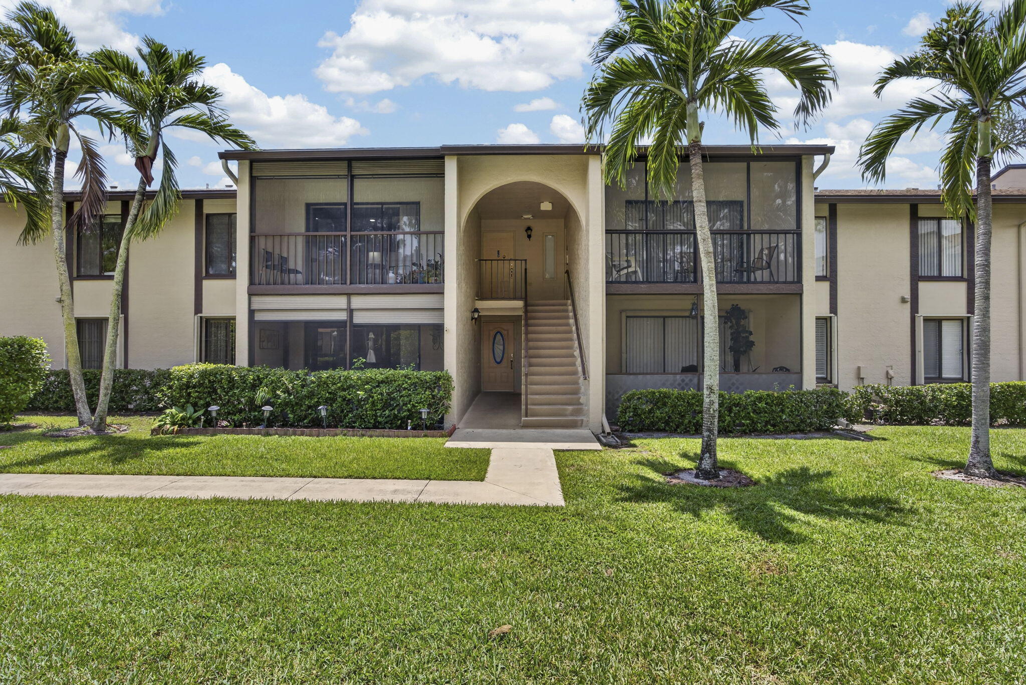 Foto de propiedad en 820 Sky Pine Way H2, Greenacres, FL 33415 Greenacres con MLS# 