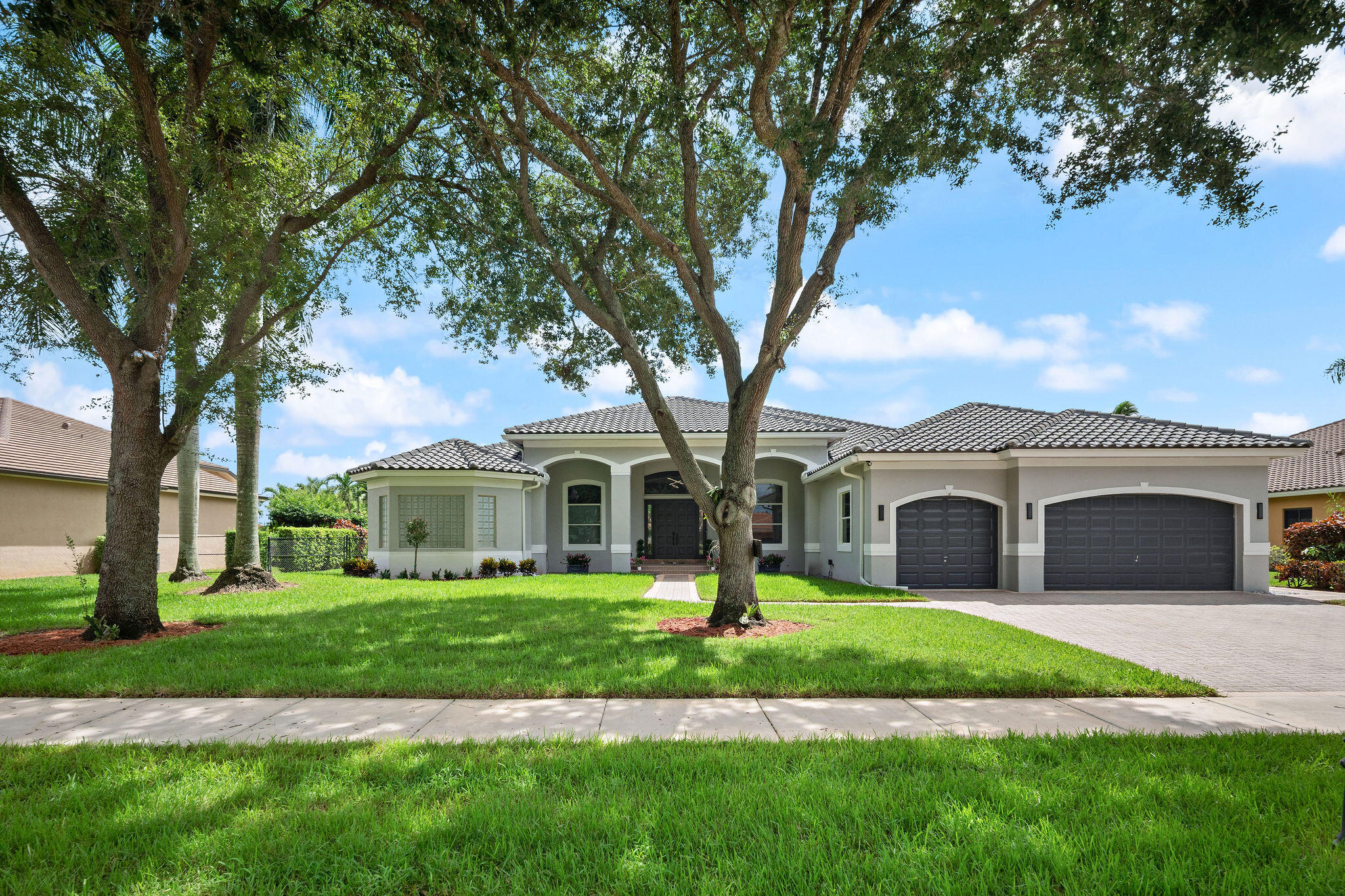 Foto de propiedad en 3958 SW 140TH Avenue, Davie, FL 33330 Davie con MLS# 